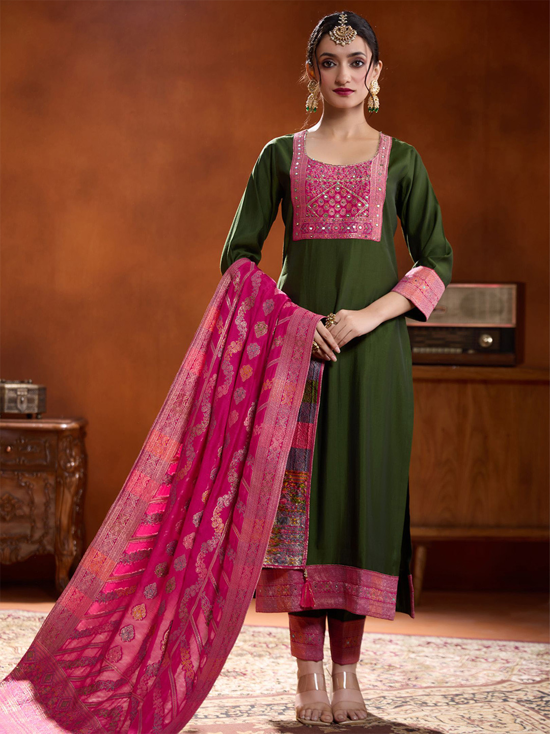 

WOMEN PLUS Women Embroidered Regular Beads and Stones Kurta with Trousers & With Dupatta, Green