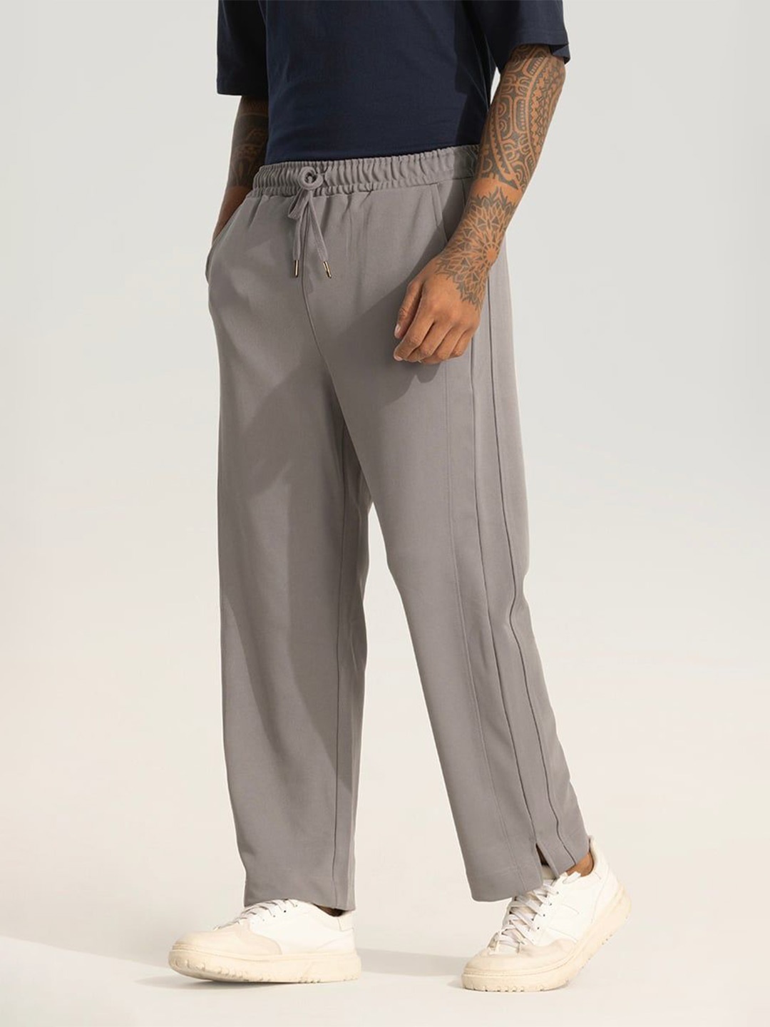 

Snitch Men Relaxed Loose Fit Trousers, Grey
