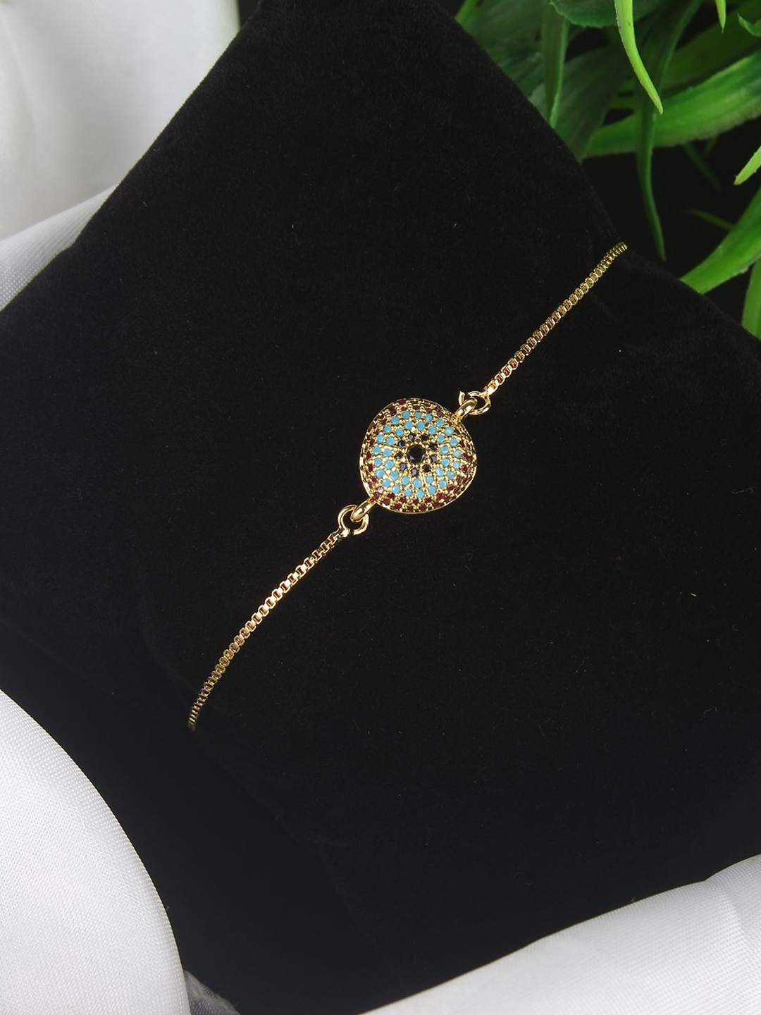 

KPOP Cubic Zirconia Studded Gold-Plated Charm Bracelet