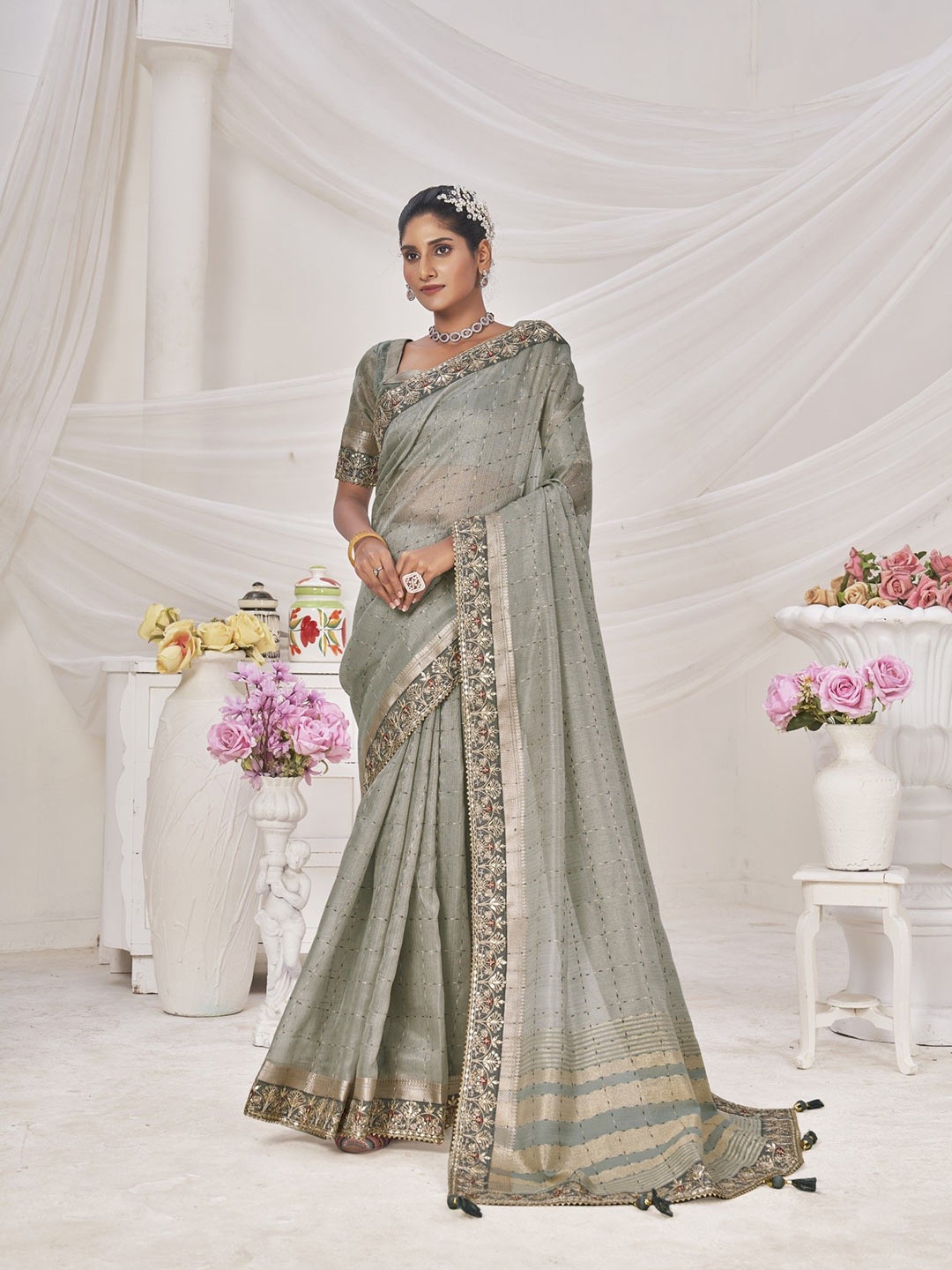 

Mitera Checked Zari Banarasi Saree, Grey