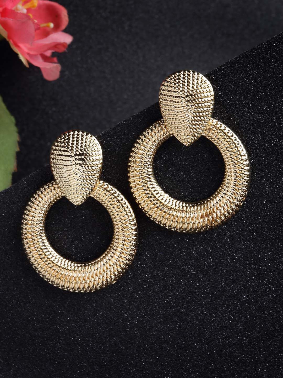 

DressBerry Contemporary Drop Earrings, Gold