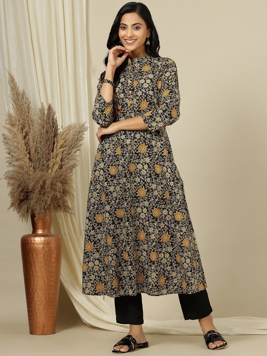 

MASSTANI BY INDDUS Floral Printed Mandarin Collar Pure Cotton Kurta, Black