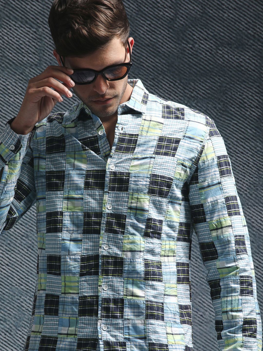 

Henceforth Men Spread Collar Checked Cotton Casual Shirt, Blue
