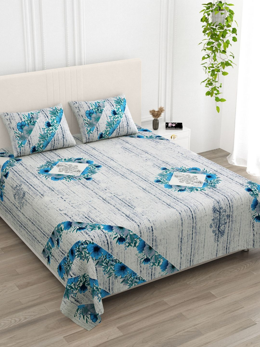 

Qfab Blue Floral 144 TC King Bedsheet with 2 Pillow Covers