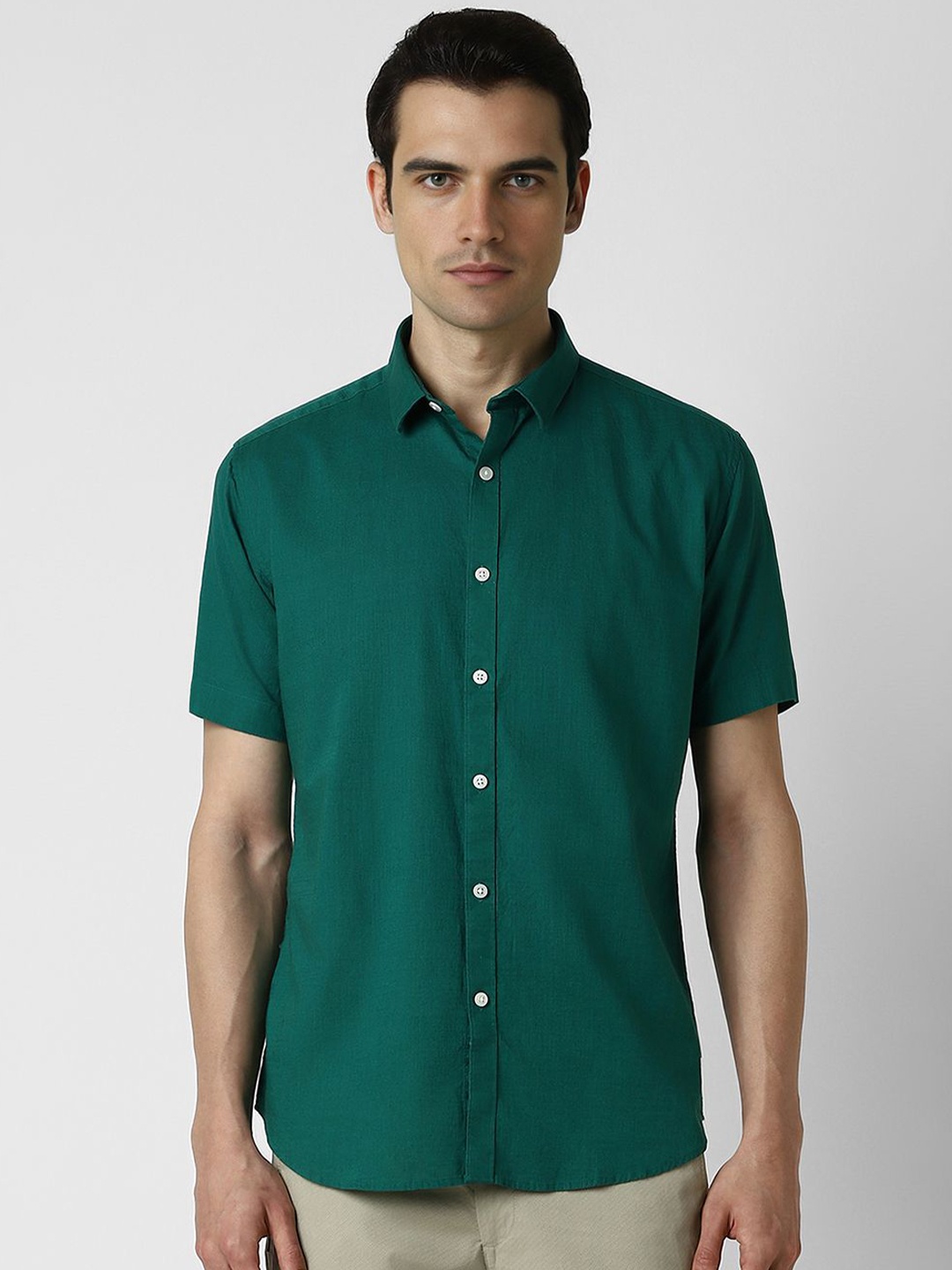 

V Dot Men Spread Collar Solid Cotton Slim Fit Casual Shirt, Green