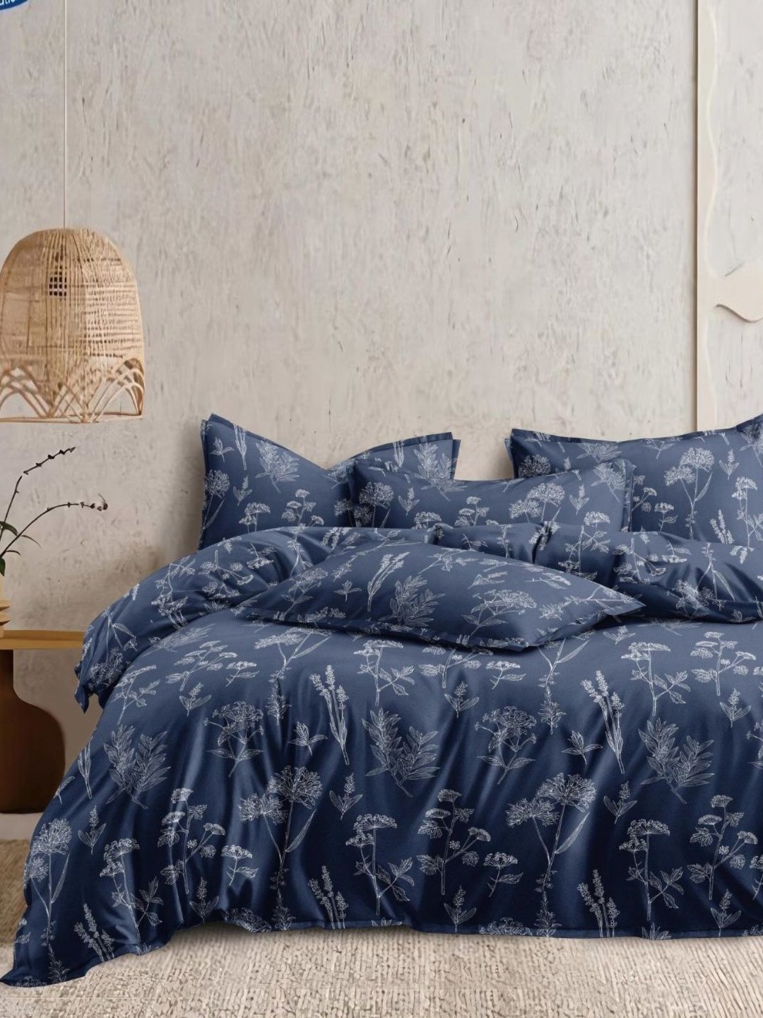 

Laying Style Blue & White Solid Polycotton 4 Piece Double King Regular Bedding Set