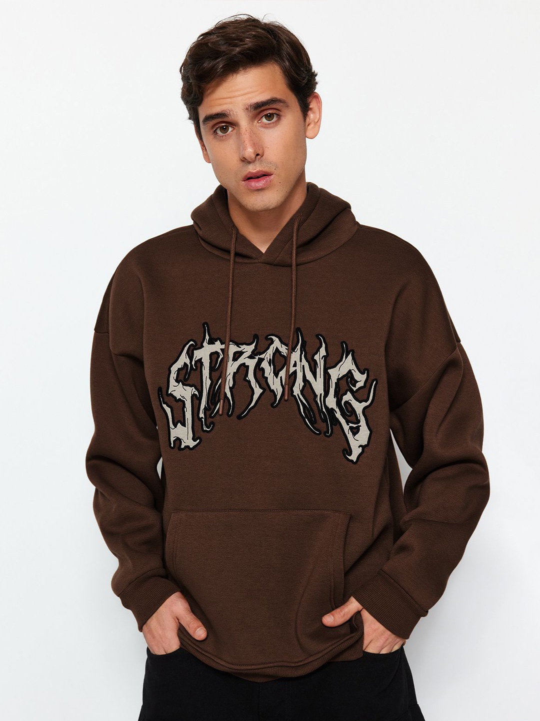 

Trendyol Men Typography Printed Hood Pullover Sweatshirt, Brown