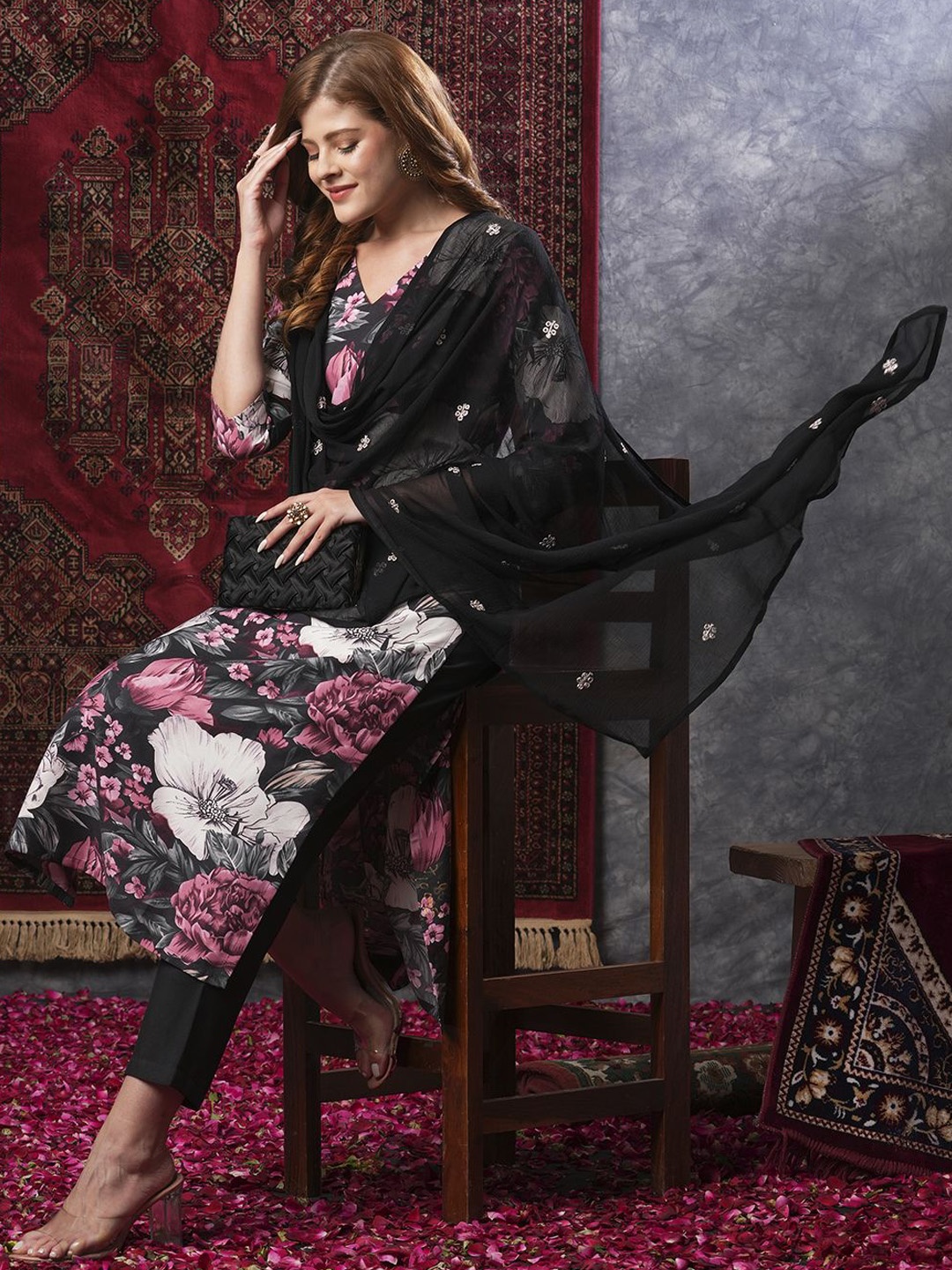 

GoSriKi Women Floral Printed Regular Kurta with Trousers & With Dupatta, Black