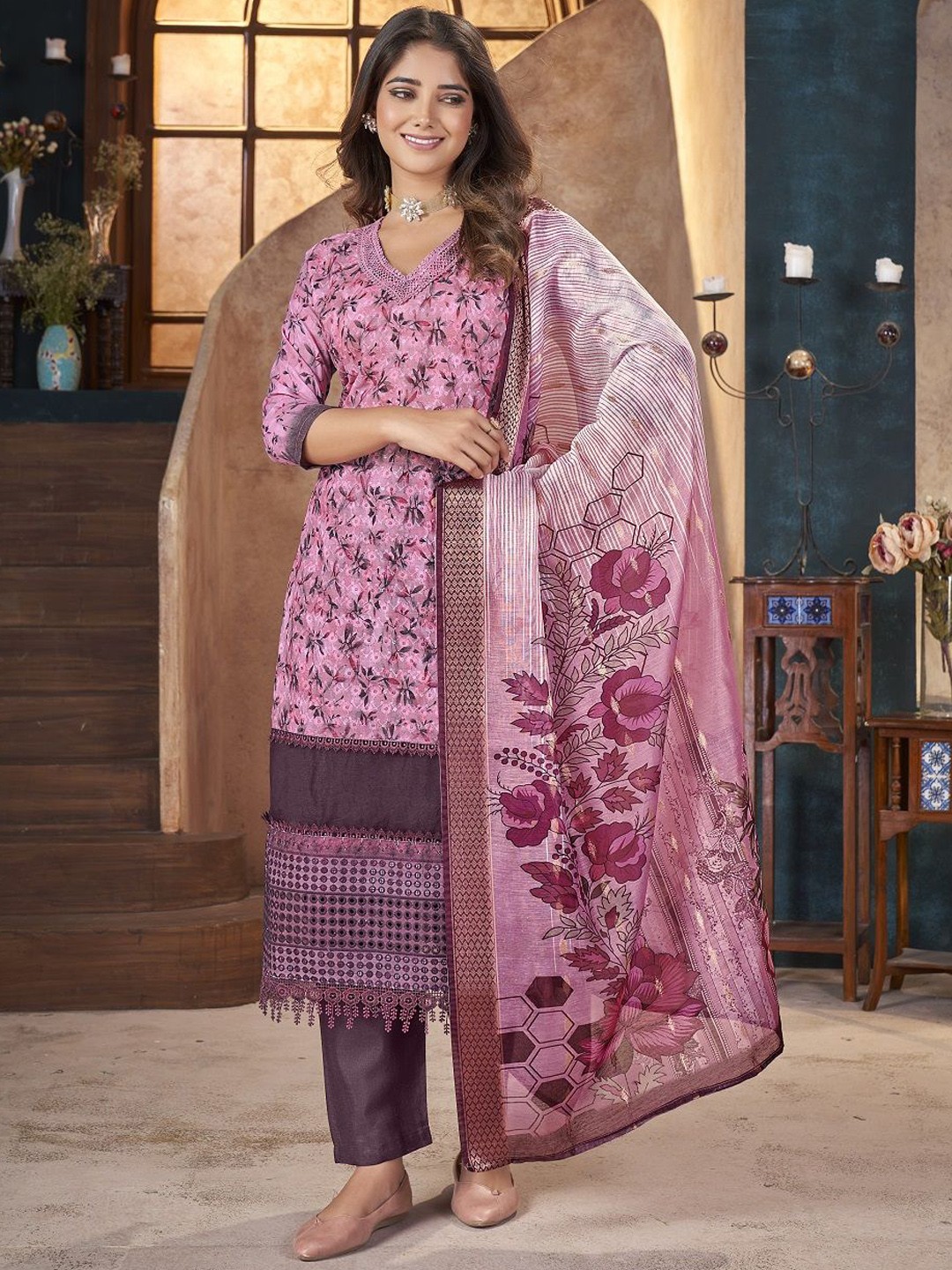 

Stylum Women Floral Printed Regular Pure Cotton Kurta with Trousers & With Dupatta, Magenta