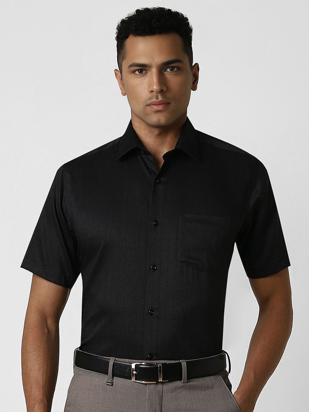 

Van Heusen Men Spread Collar Solid Cotton Slim Fit Formal Shirt, Black