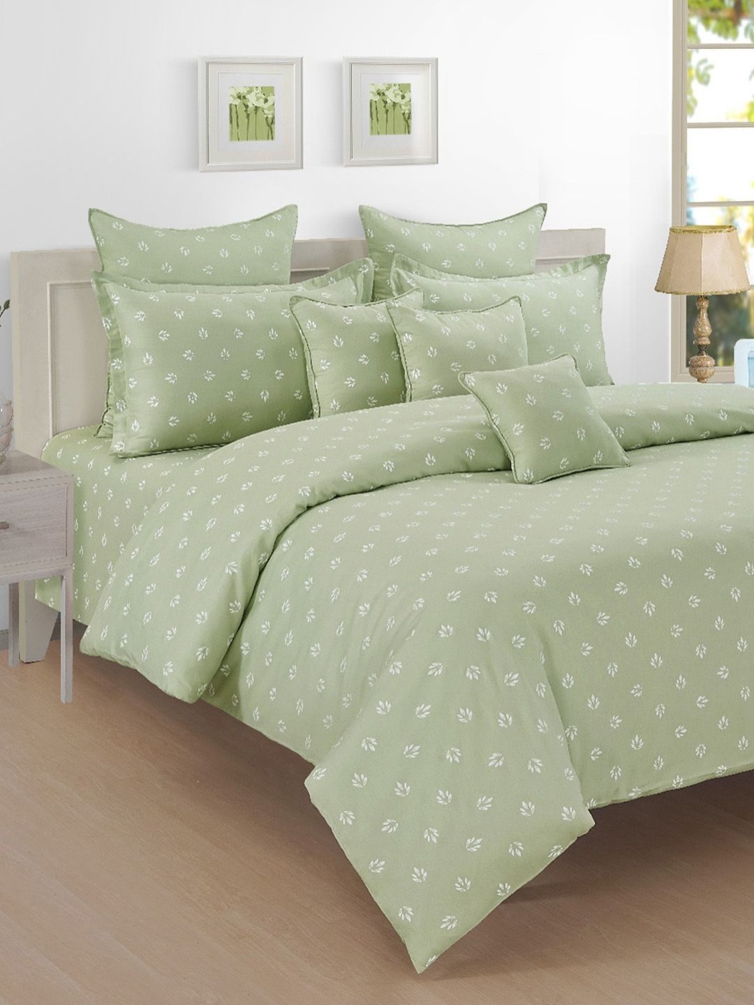 

SWAYAM Green & White Floral 250 TC King Bedsheet with 2 Pillow Covers