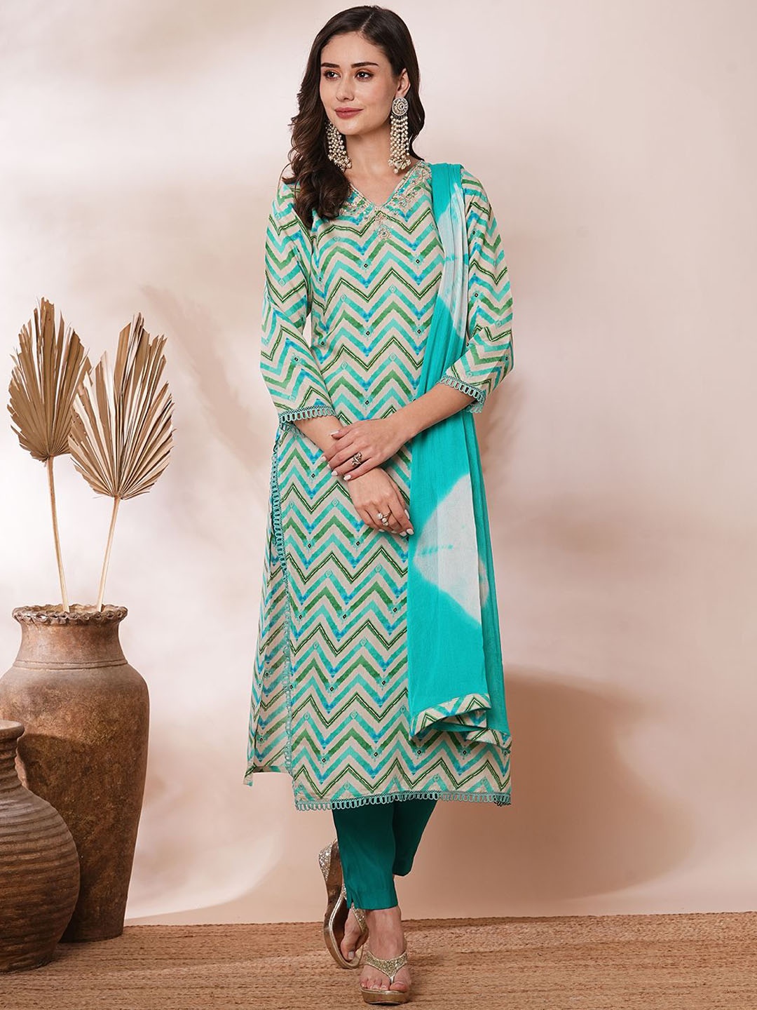 

FASHOR Women Printed Regular Gotta Patti Kurta with Trousers & With Dupatta, Blue