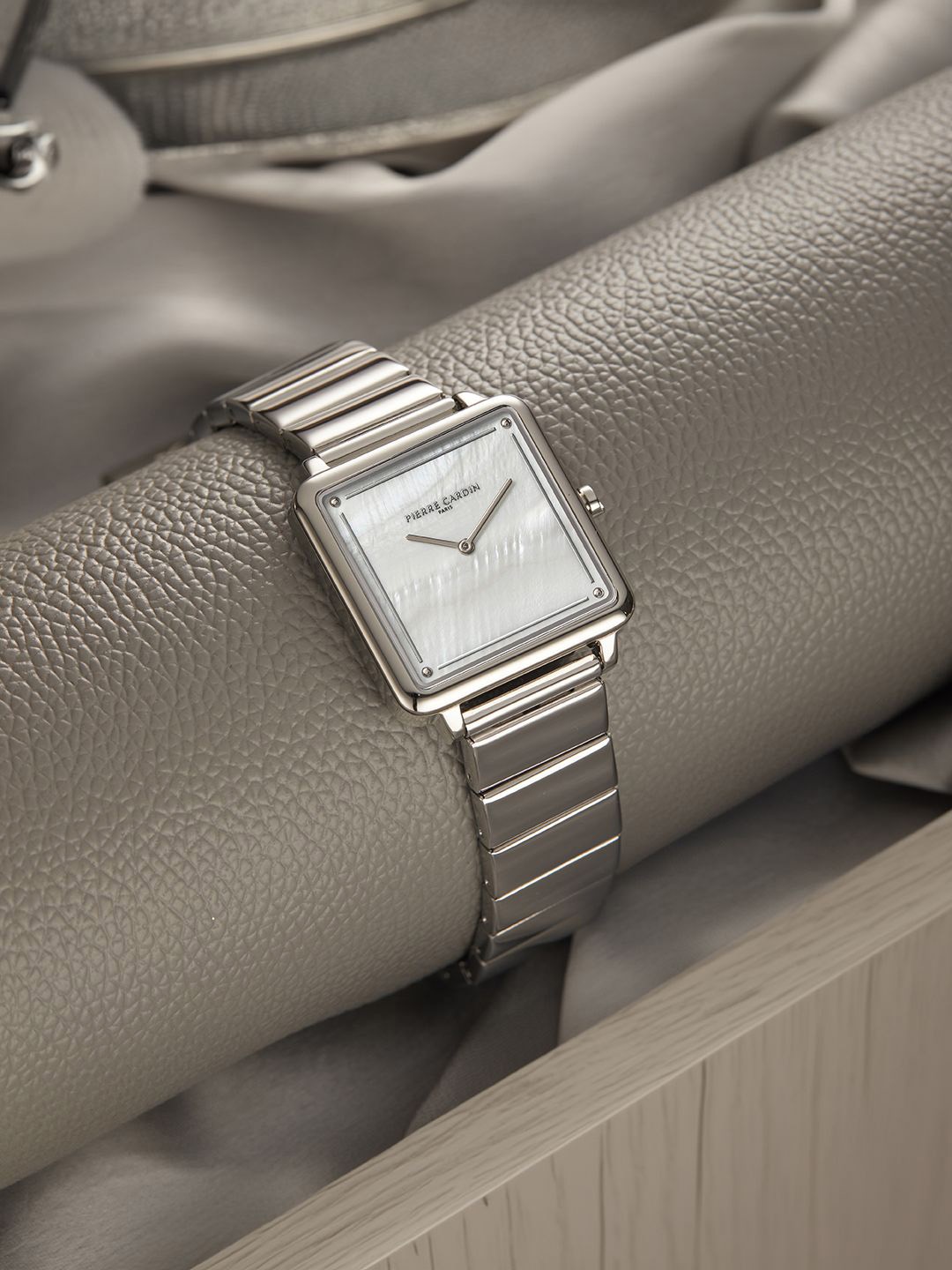 

pierre cardin Women Dial & Stainless Steel Straps Analogue Watch CSQ.7002, Multi