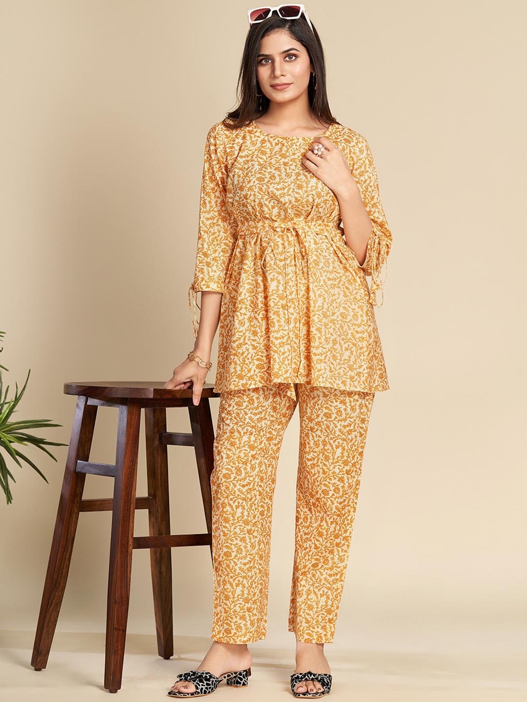 

GULABOSITABO Floral Printed V-Neck Three-Quarter Sleeves Pure Cotton Top & Trouser, Yellow