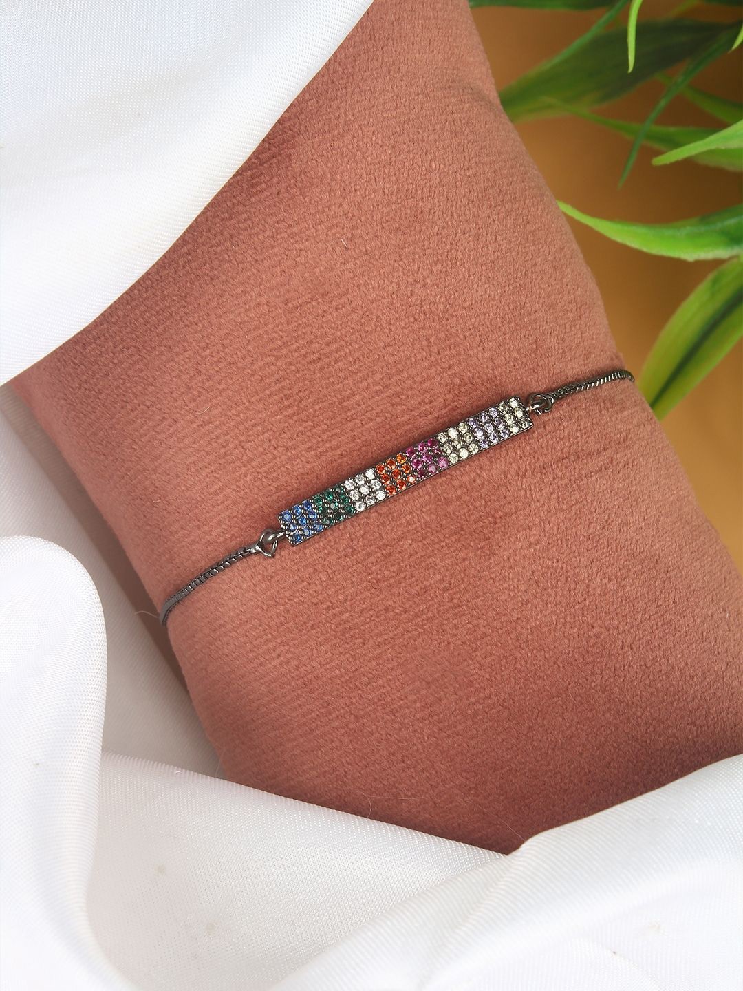 

KPOP Brass-Plated Cubic Zirconia Charm Bracelet, Black