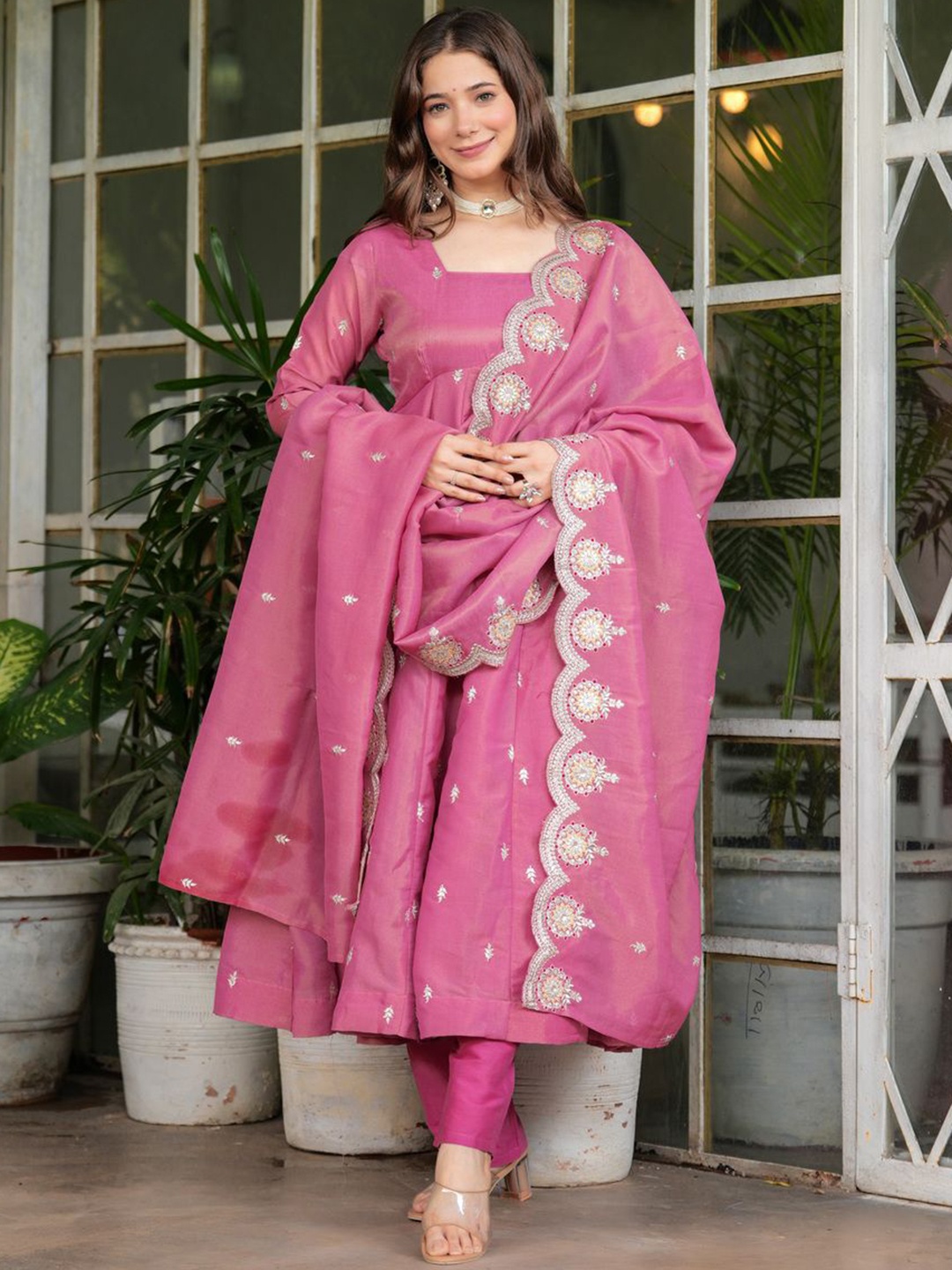 

Emaira Women Ethnic Motifs Embroidered Panelled Silk Georgette Kurta with Trousers & With Dupatta, Pink