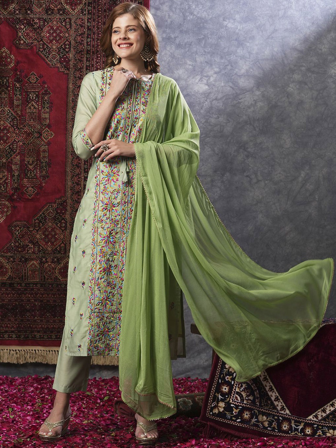 

GoSriKi Women Floral Embroidered Regular Kurta with Trousers & With Dupatta, Green
