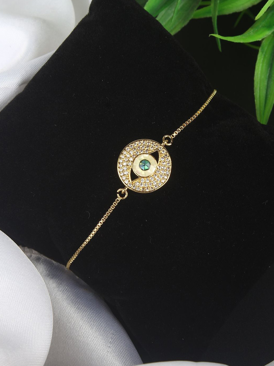 

KPOP Gold-Plated Cubic Zirconia Charm Bracelet