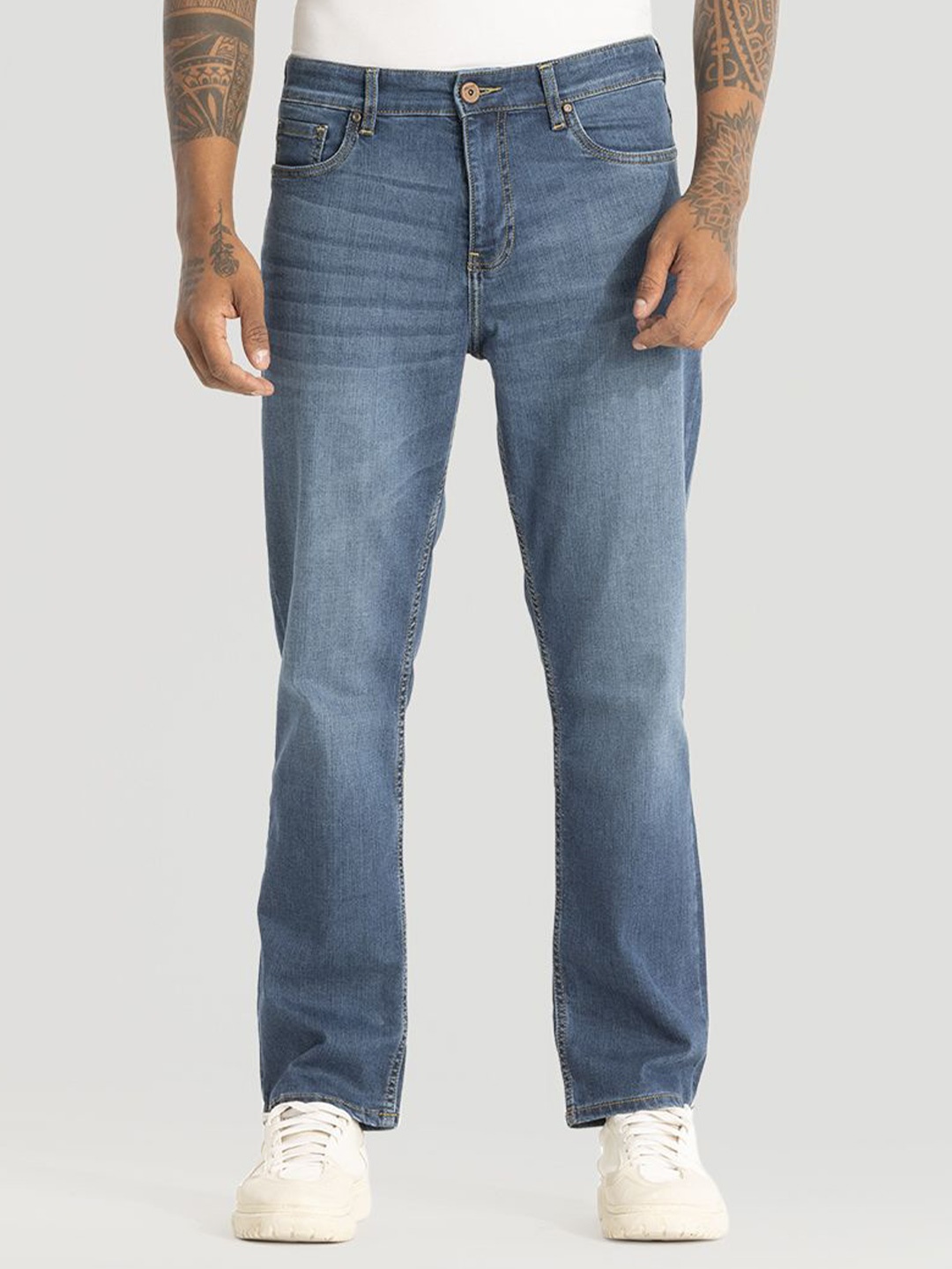 

Snitch Men Comfort Relaxed Fit Light Fade Stretchable Jeans, Blue
