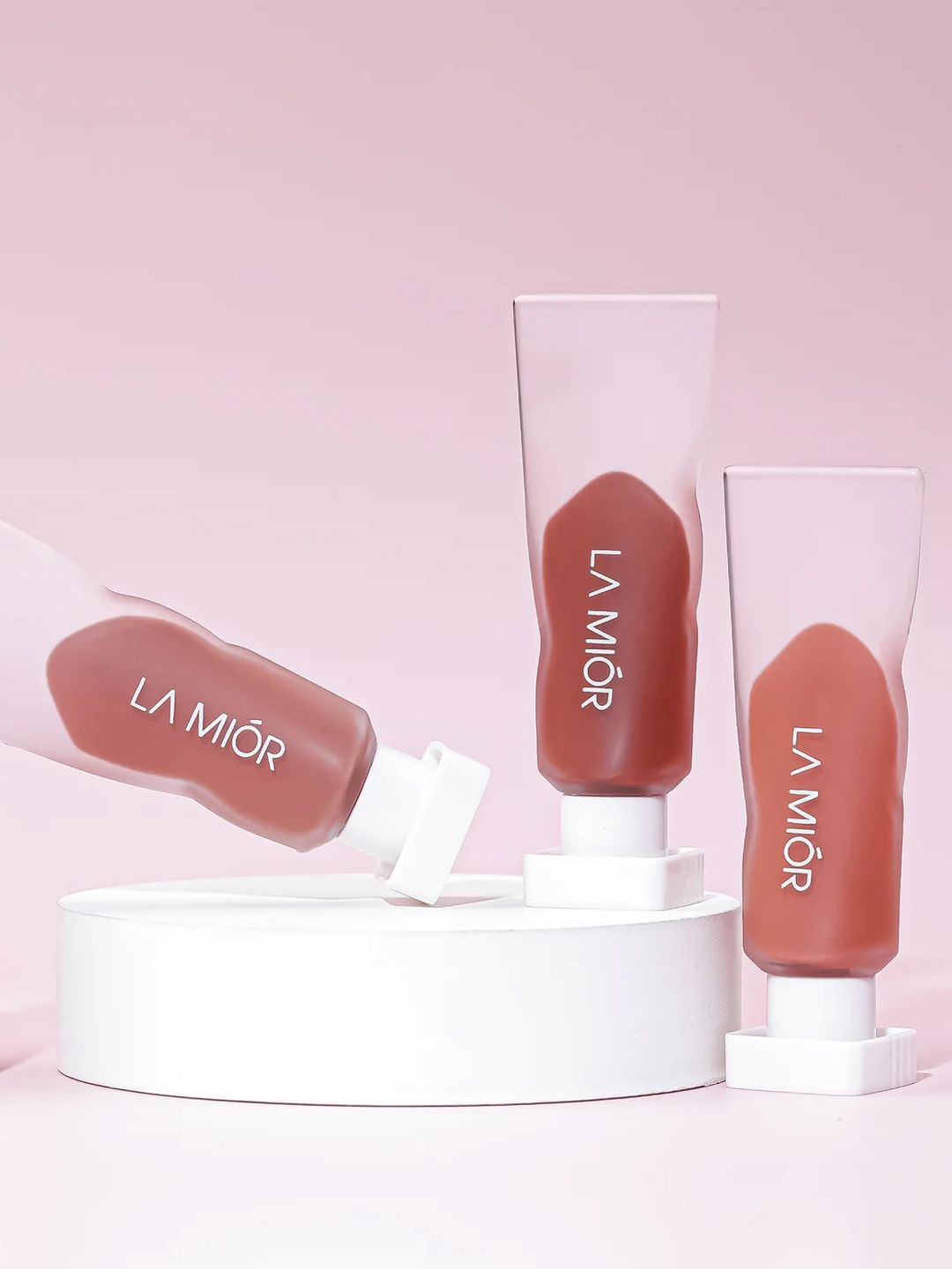 

LAMIOR Set Of 3 Velvet Liquid Lipstick - 5 ml Each - Chai Latte, Red