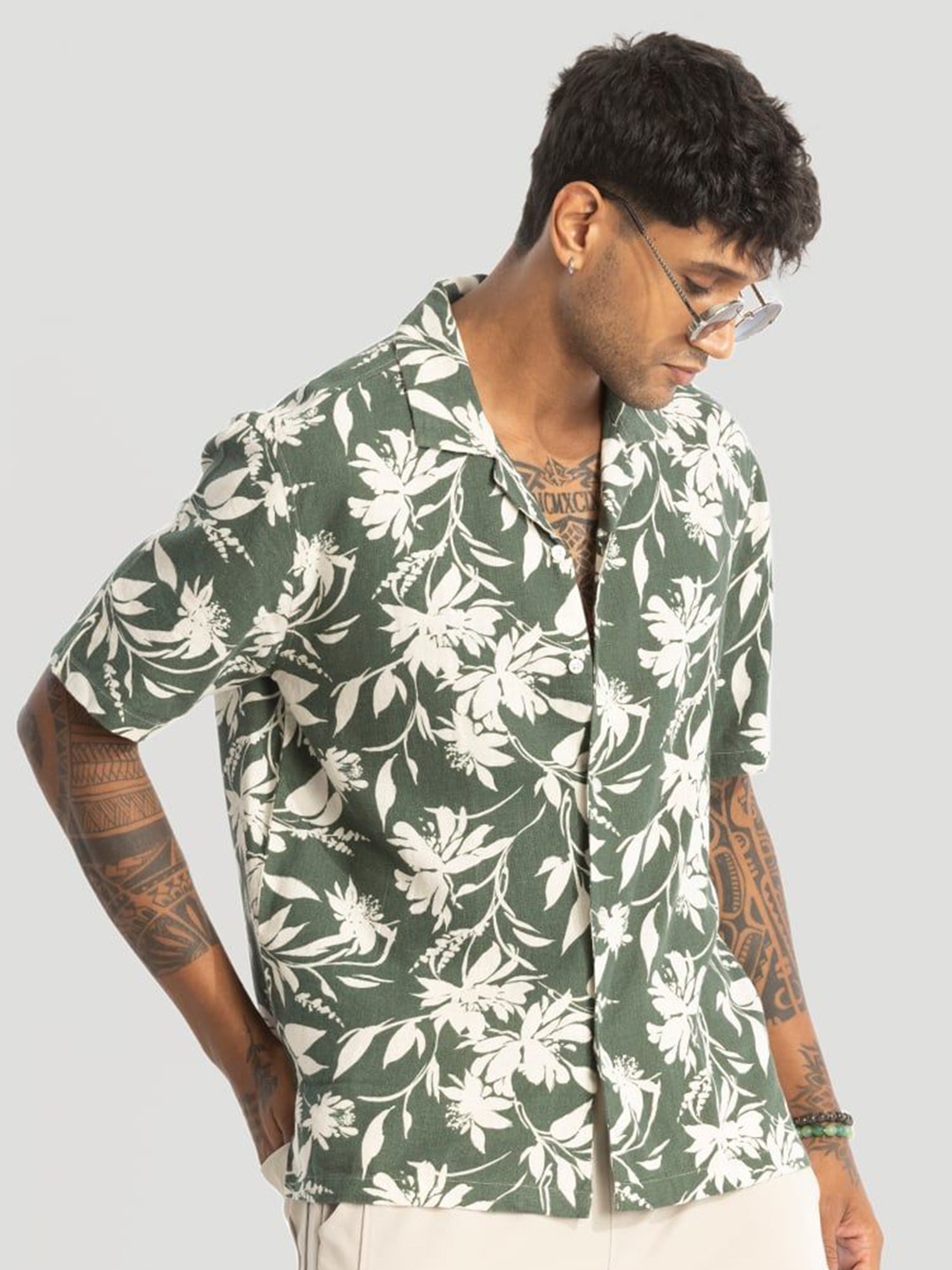 

Snitch Men Smart Slim Fit Floral Opaque Printed Casual Shirt, Olive