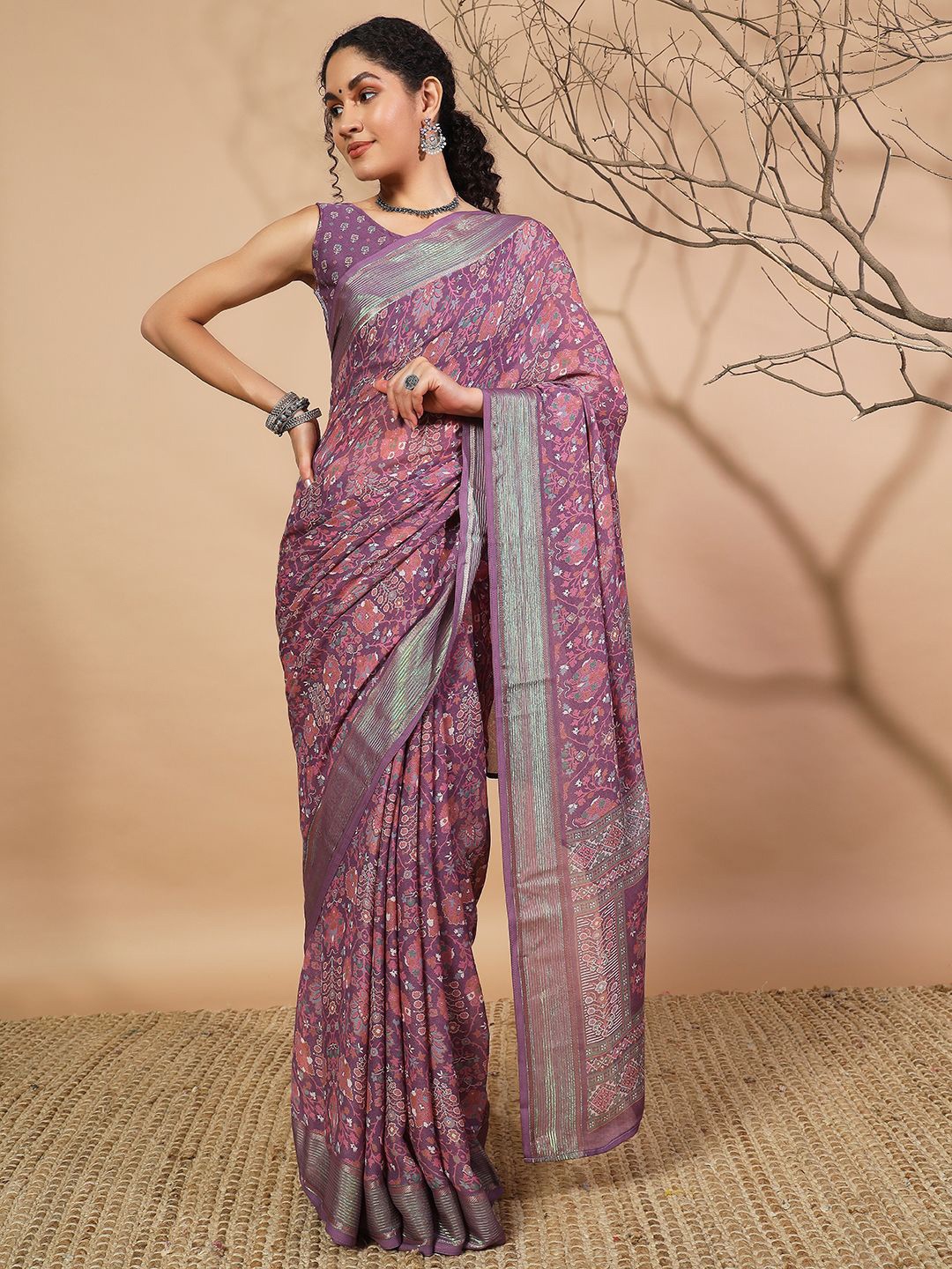 

RACHNA Floral Saree, Purple