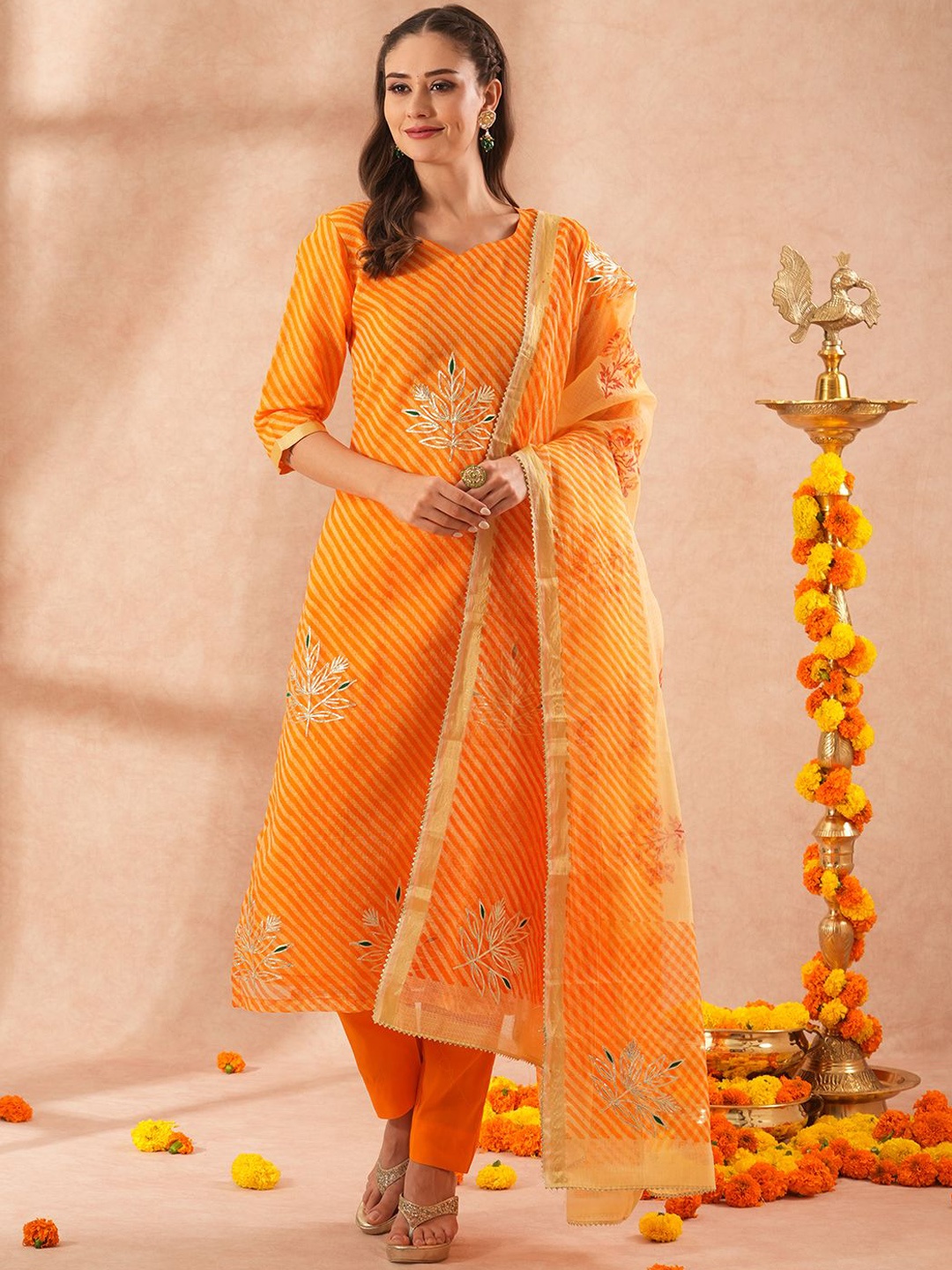 

FASHOR Women Leheriya Printed Regular Gotta Patti Kurta with Trousers & With Dupatta, Orange