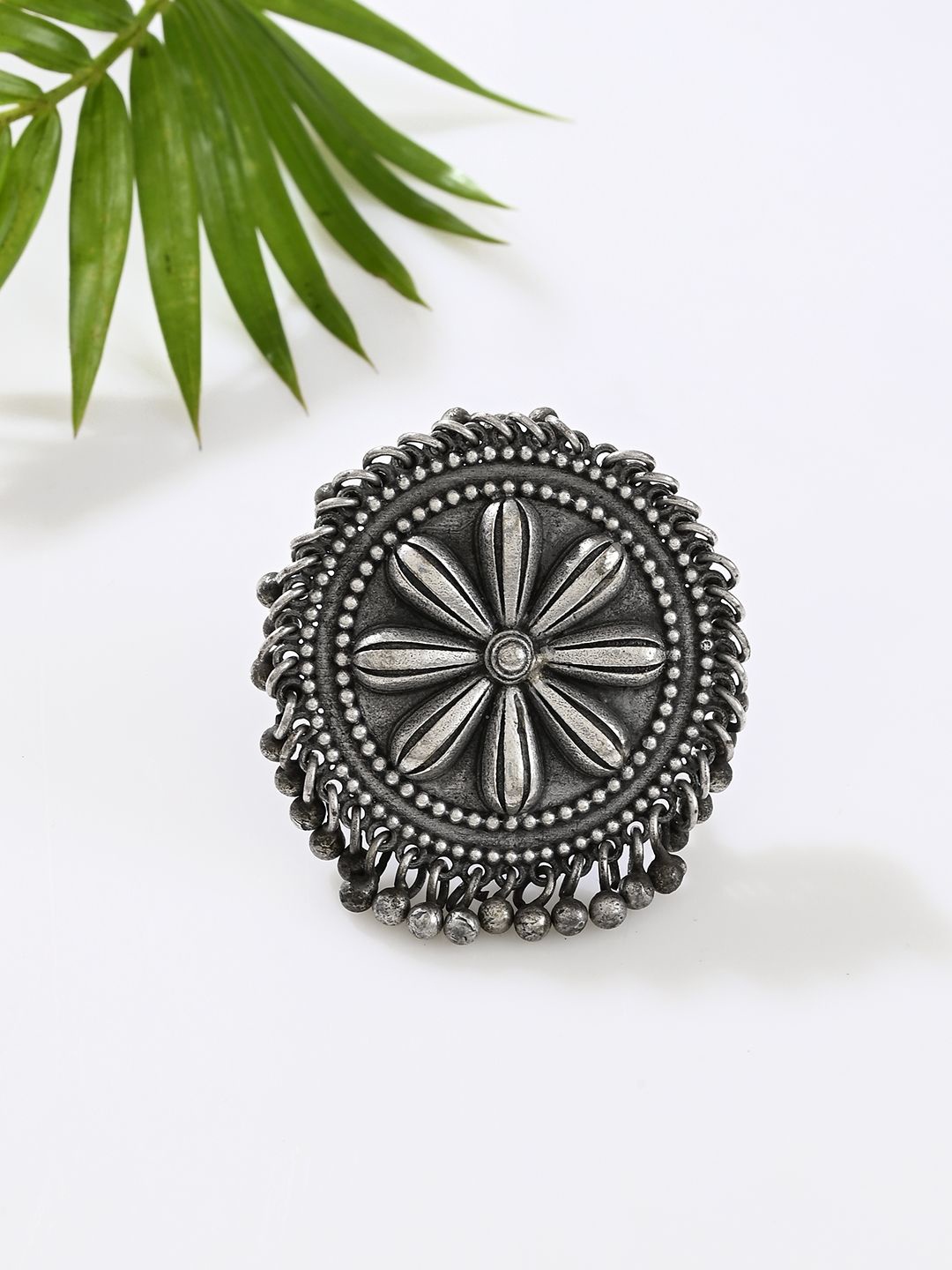 

Sangria Nrityotsava Aisha Oxidised Silver-Plated Ghungroo Adjustable Finger Ring