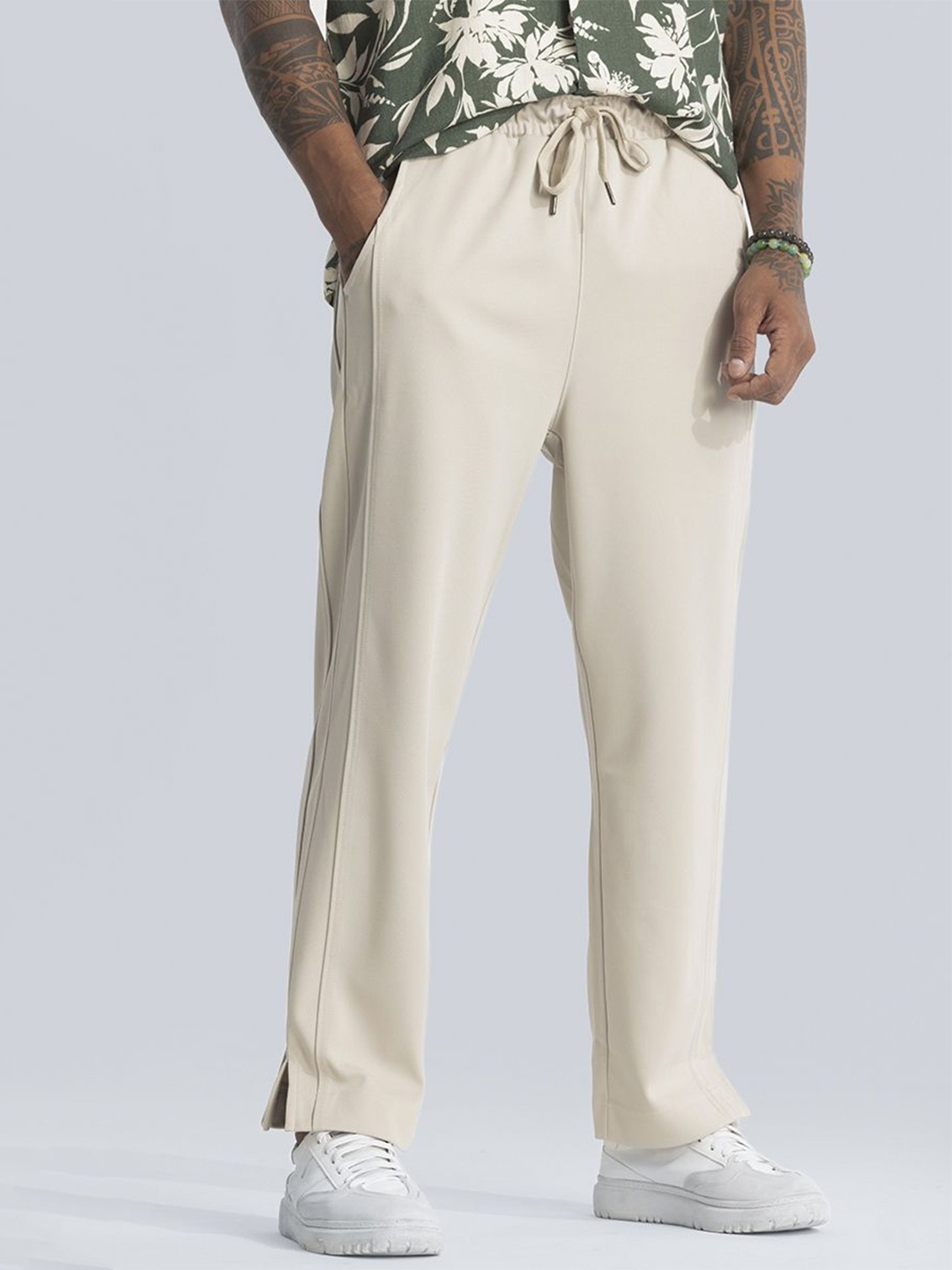 

Snitch Men Relaxed Loose Fit Trousers, Cream