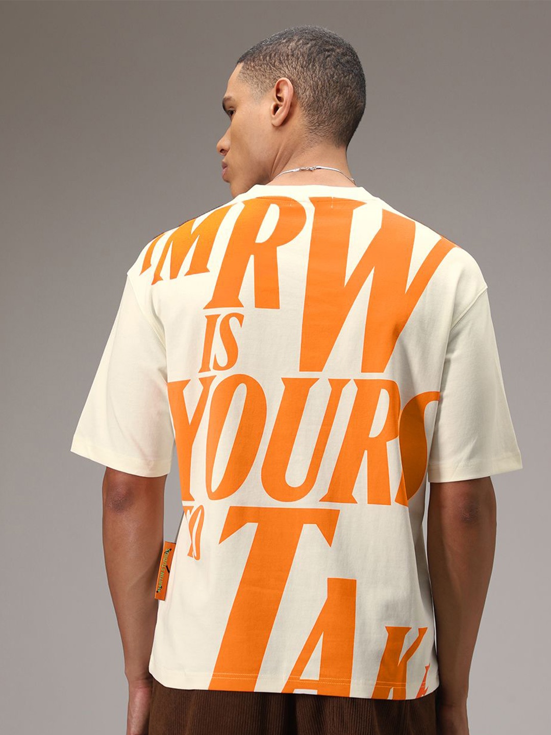 

Banana Club Men Typography Printed T-shirt, Cream
