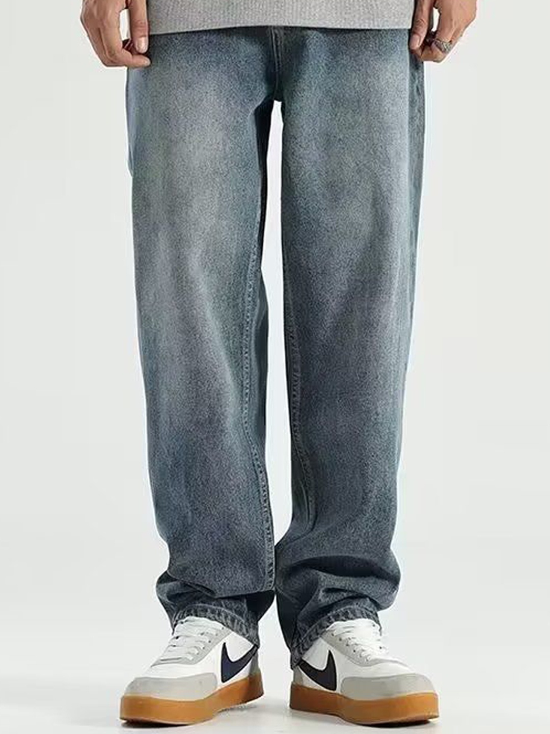 

StyleCast Men Relaxed Fit Clean Look Light Fade Jeans, Blue