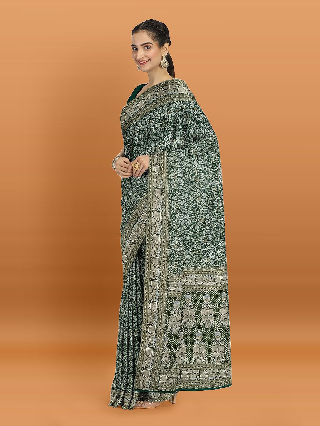 

Meena Bazaar Floral Printed Saree, Green
