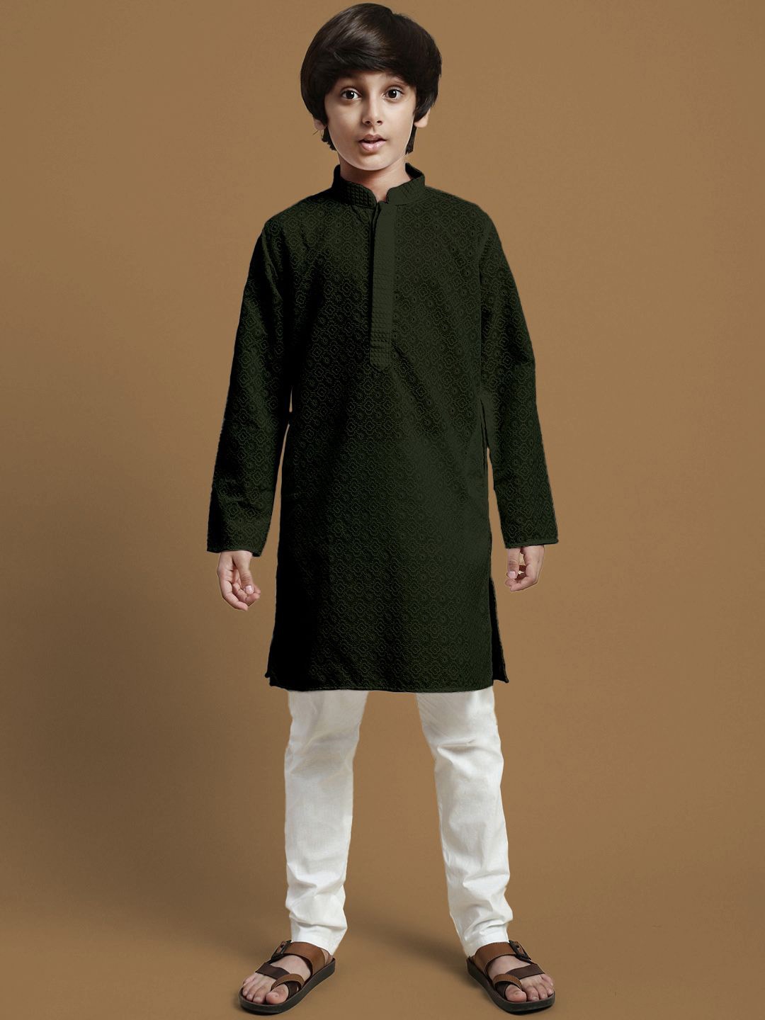 

Here&Now X Sanwara Boys Floral Embroidered Regular Chikankari Kurta with Pyjamas, Green