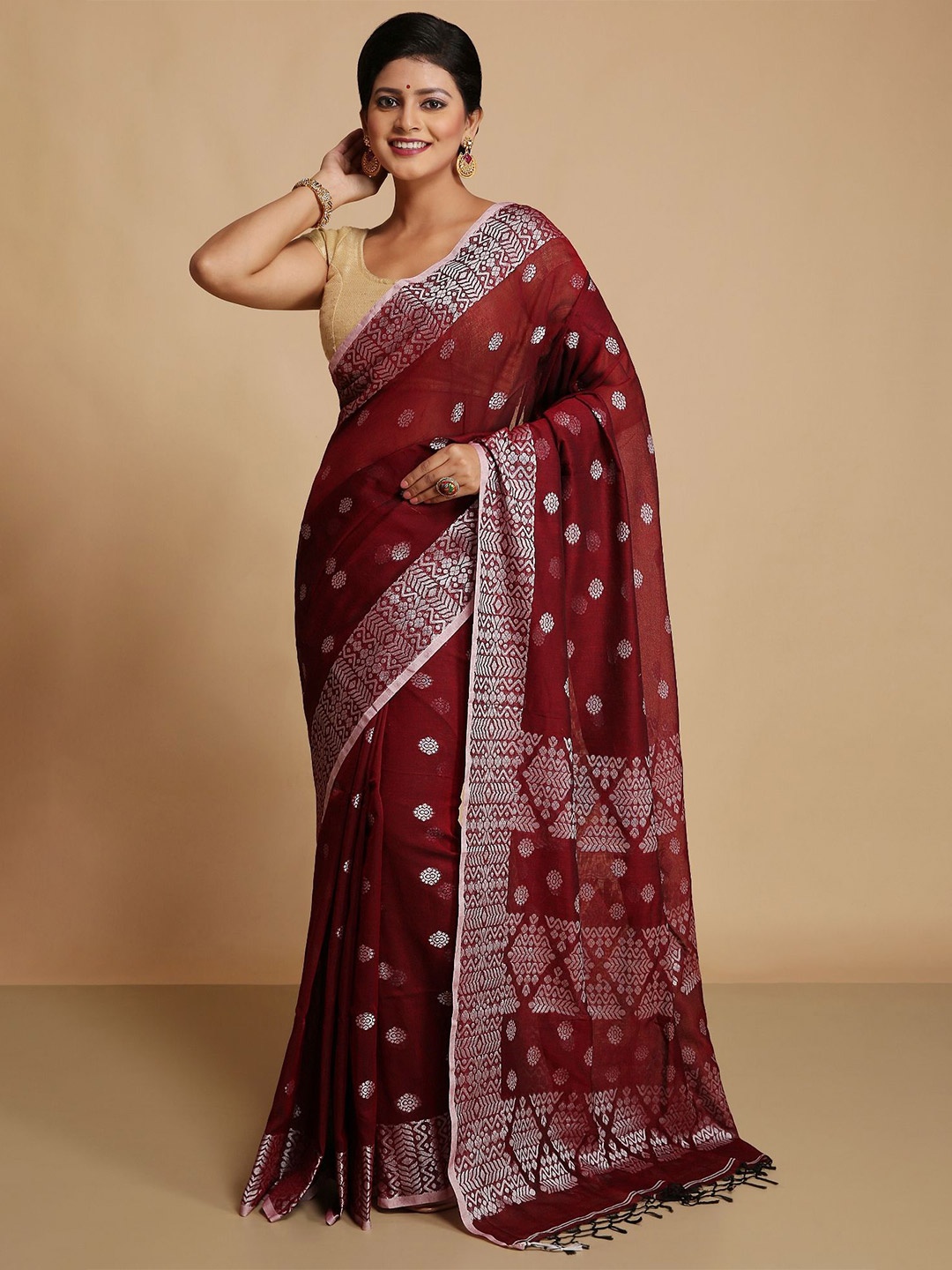 

WoodenTant Woven Design Pure Cotton Taant Saree, Maroon