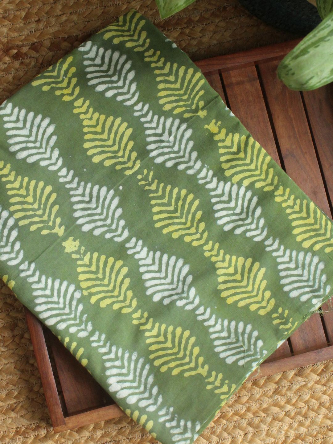 

Weaves of Tradition Printed Pure Cotton Unstitched Dress Material, Green