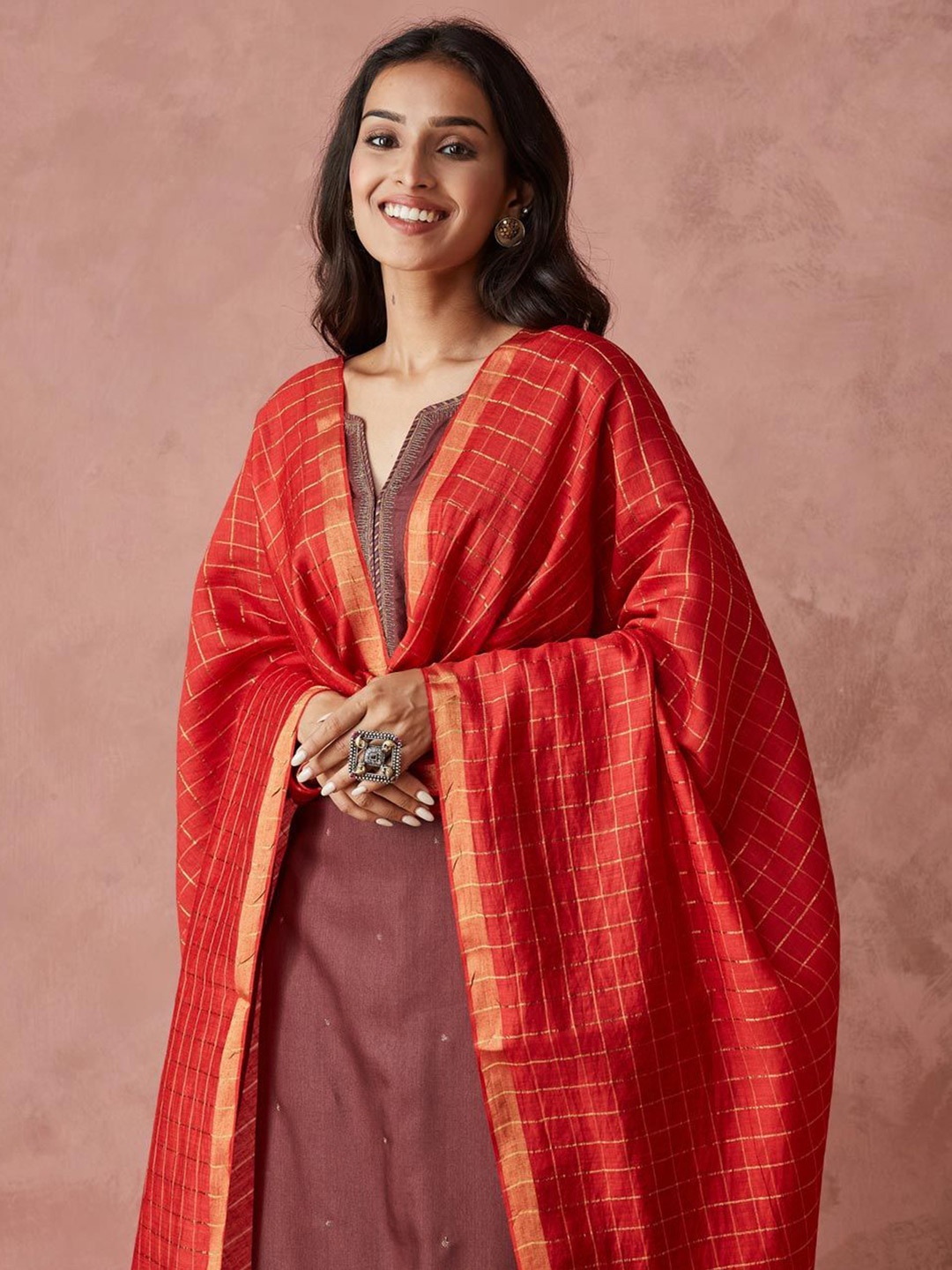 

Fabindia Checked Zari Dupatta, Maroon