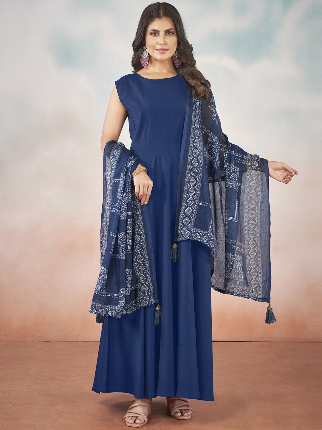 

MINGORA Round Neck Regular Anrakali Kurta with Trousers & Dupatta, Blue