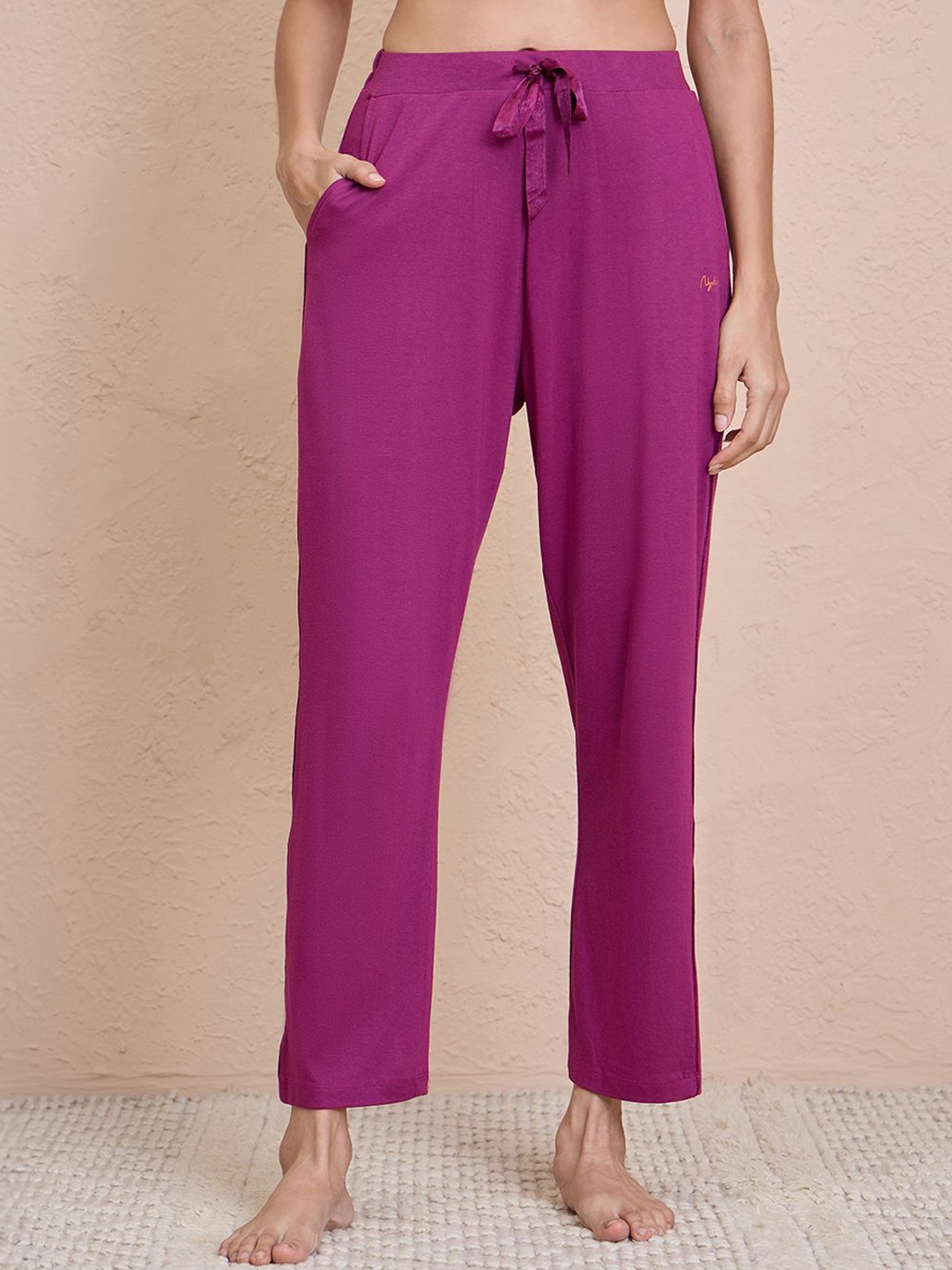 

Nykd Mid-Rise Lounge pants, Burgundy