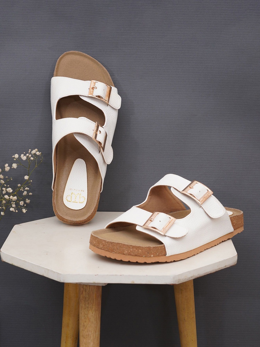 

THE WHITE POLE Women One Toe Flats with Buckles