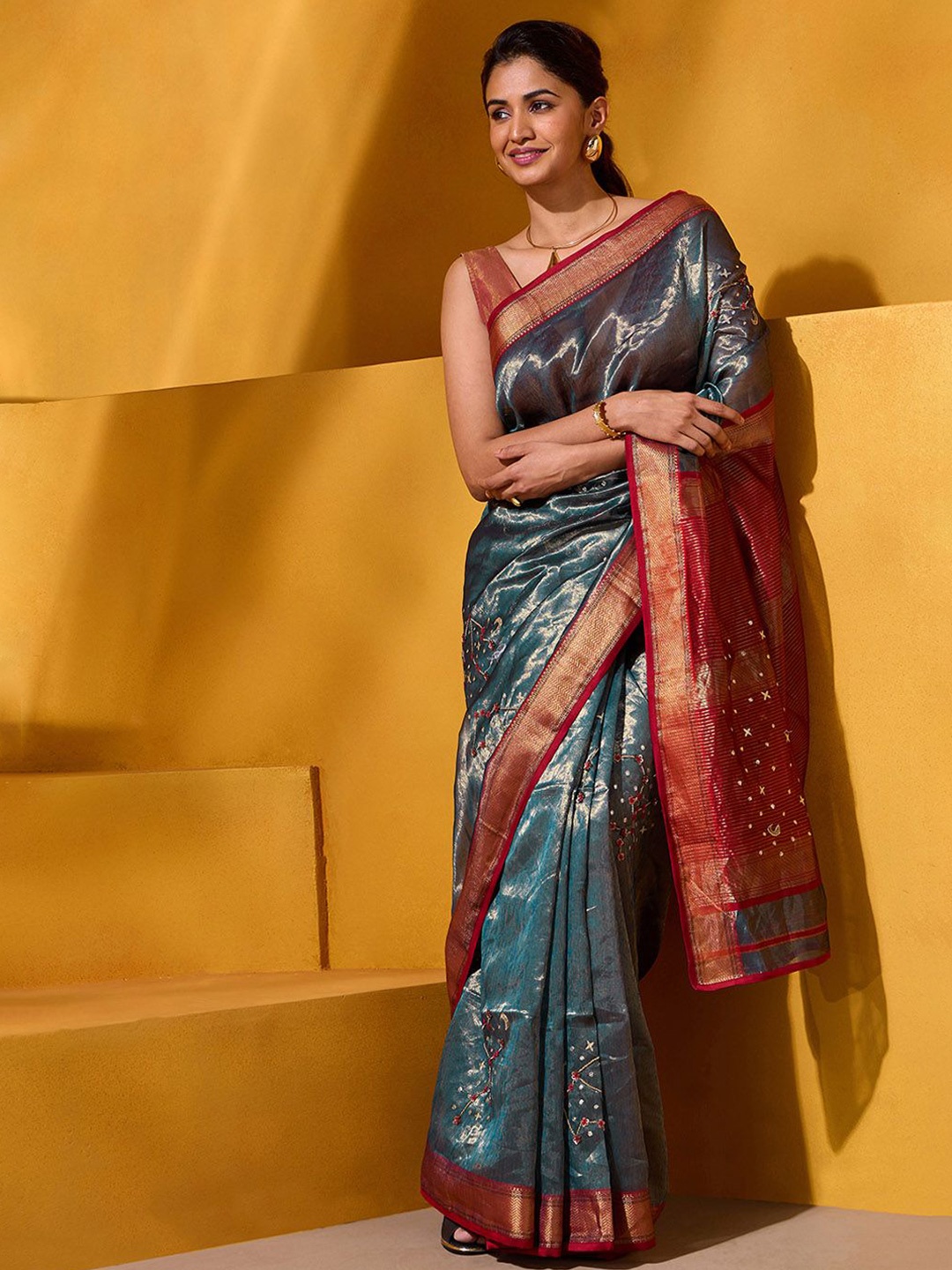 

Taneira Floral Sequinned Saree, Teal