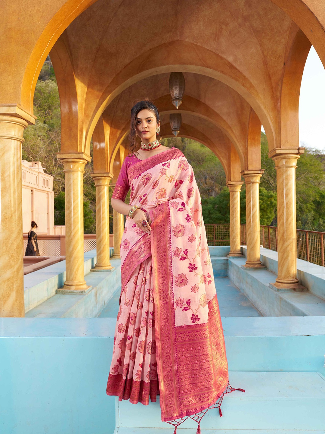 

KALIYAN Floral Woven Design Zari Saree, Pink