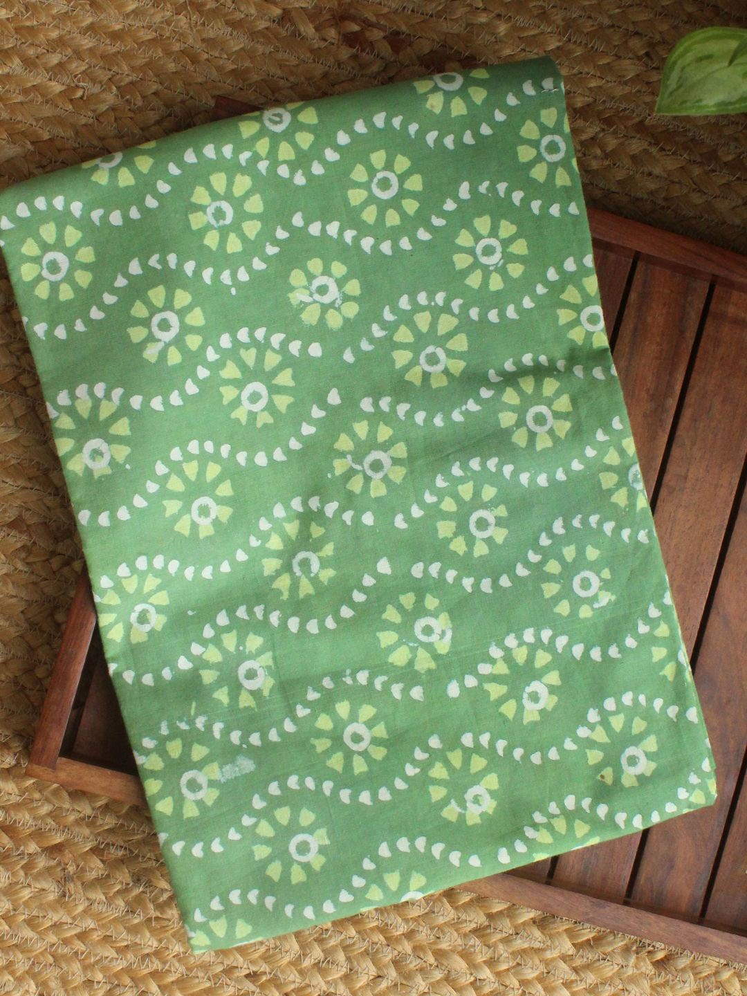 

Weaves of Tradition Printed Pure Cotton Unstitched Dress Material, Green