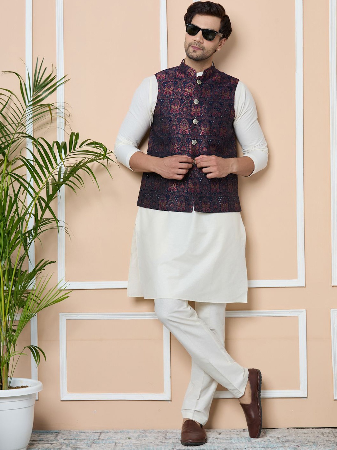 

See Designs Men Regular Kurta with Pyjamas, White