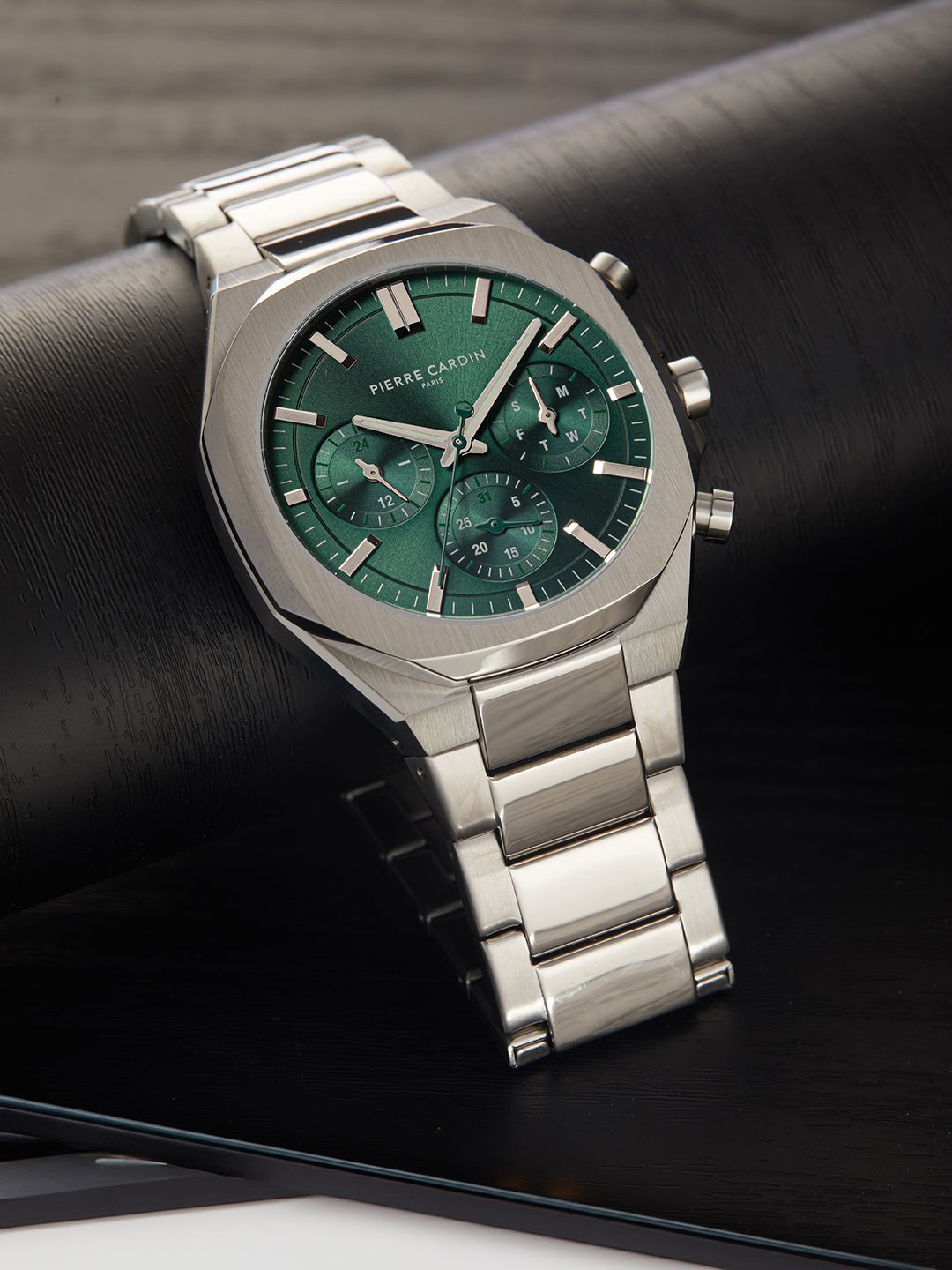 

pierre cardin Men Dial & Stainless Steel Straps Analogue Watch CF.0406.SJW.1, Green