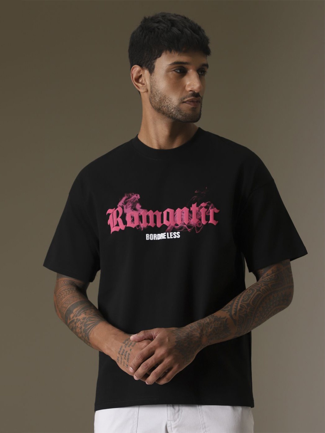 

Banana Club Men Typography Printed T-shirt, Black