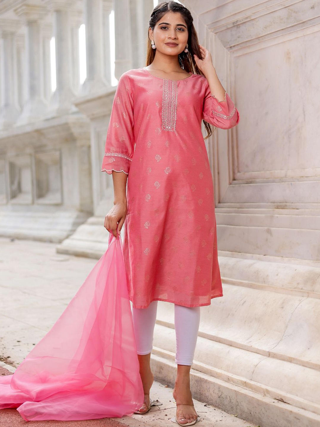 

Chandbaali Women Floral Embroidered Regular Gotta Patti Chanderi Silk Kurta With Dupatta, Pink