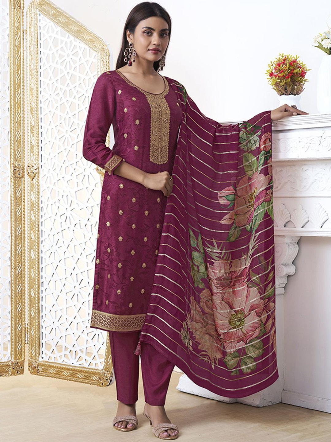 

Seerat Women Ethnic Motifs Regular Pure Silk Kurti with Trousers & With Dupatta, Purple