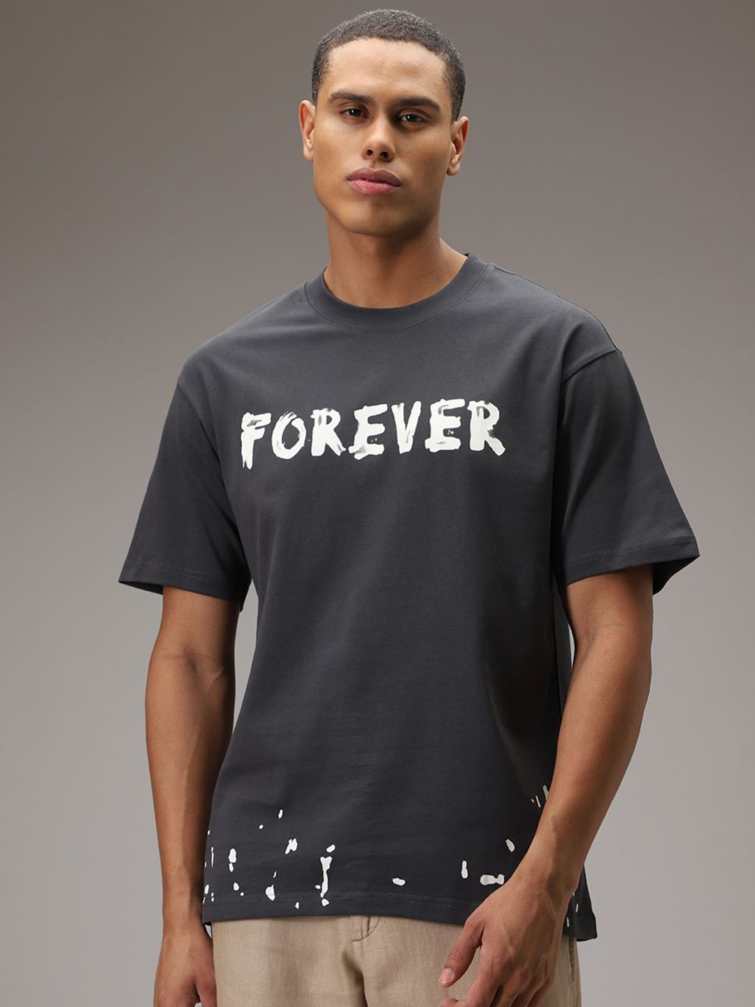 

Banana Club Men Typography Printed T-shirt, Grey