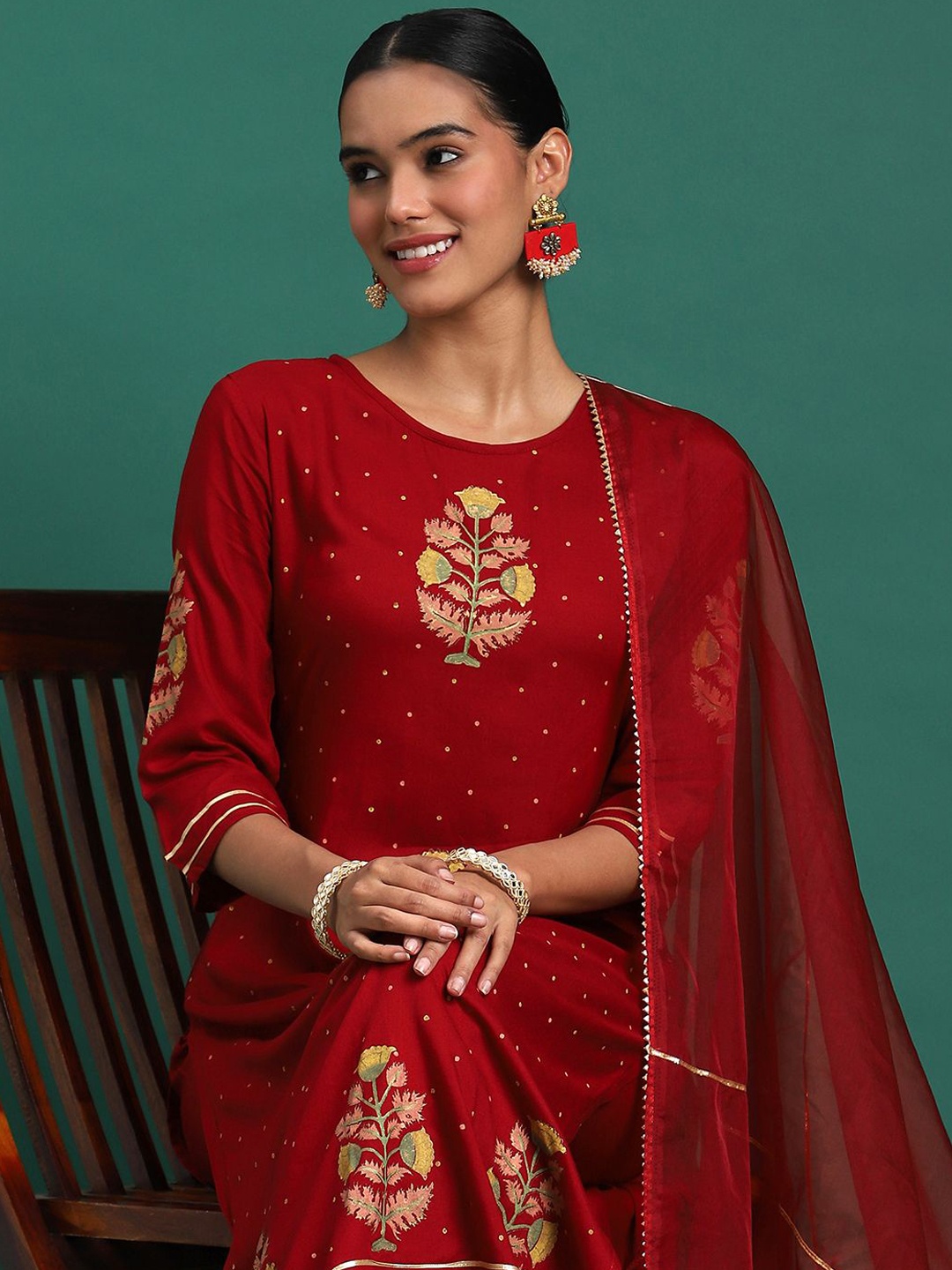 

Sangria Printed Straight Kurta Set, Red