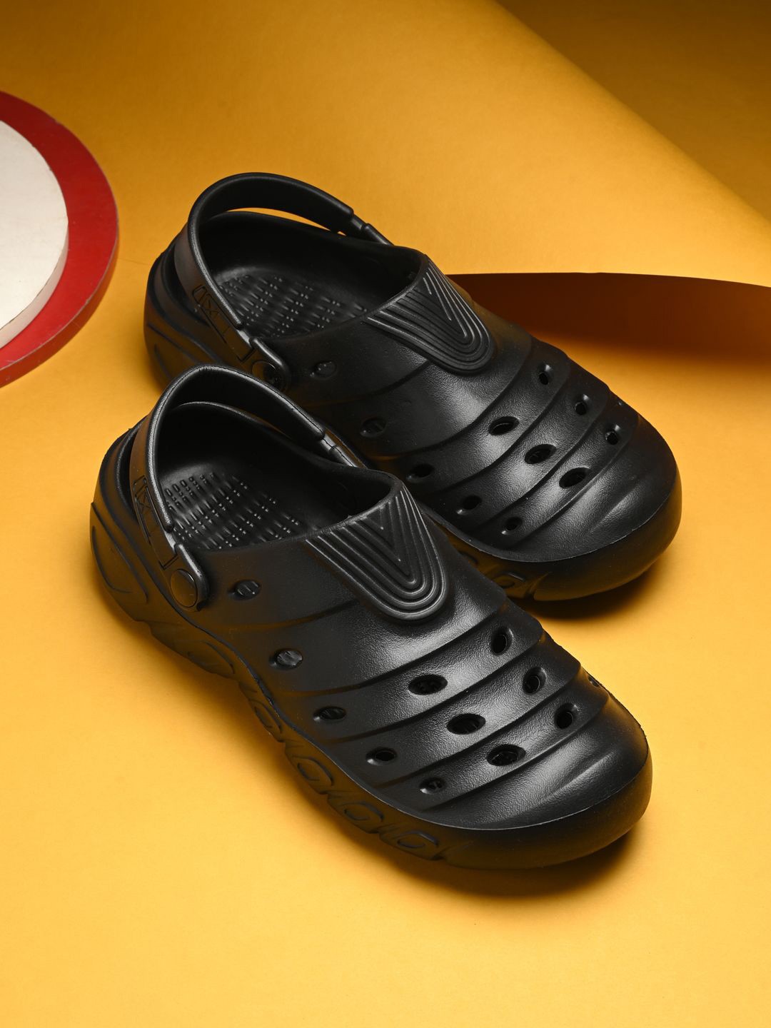 

Roadster Men Self Designed Clogs, Black